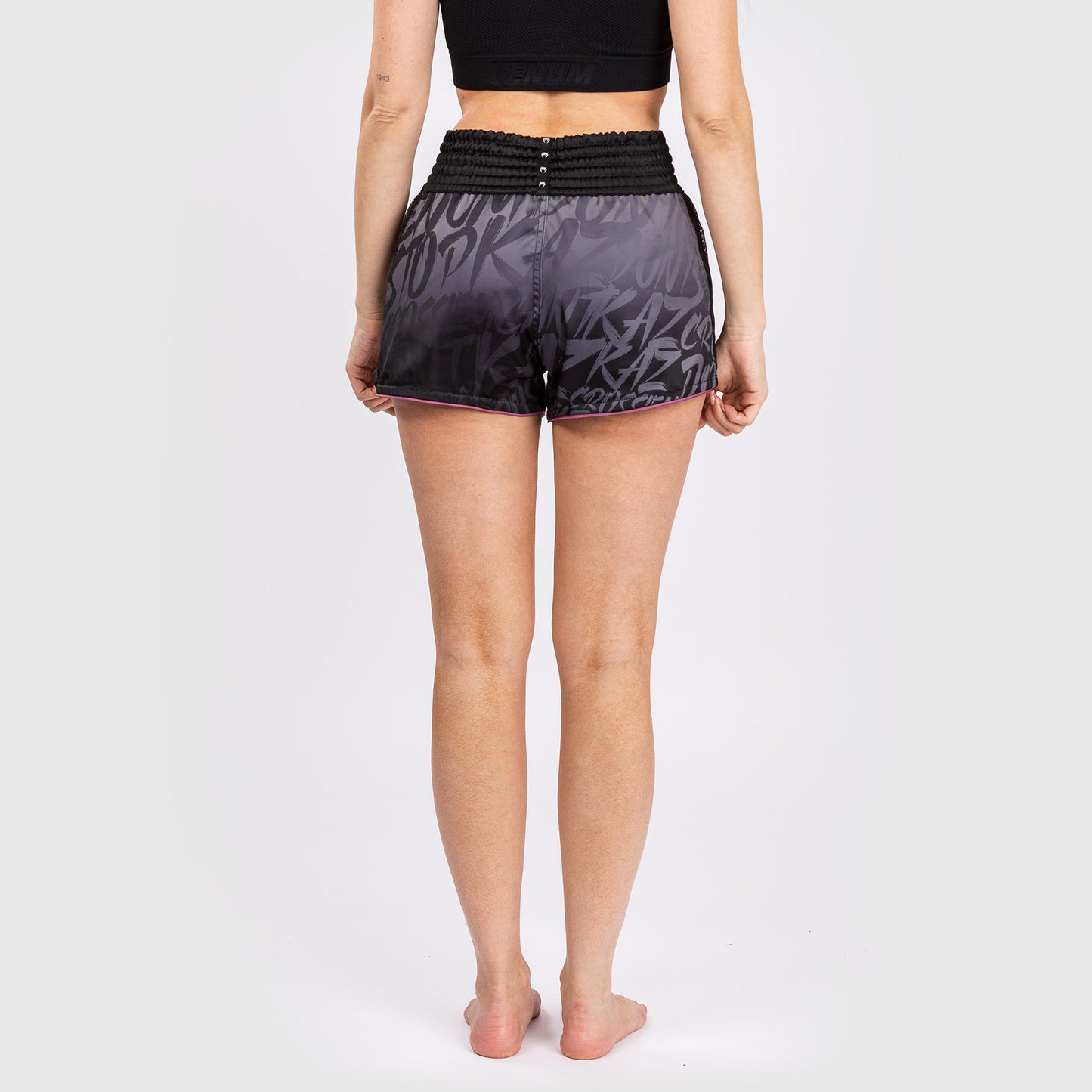 Venum x Kaz Muay Thai Shorts - Schwarz