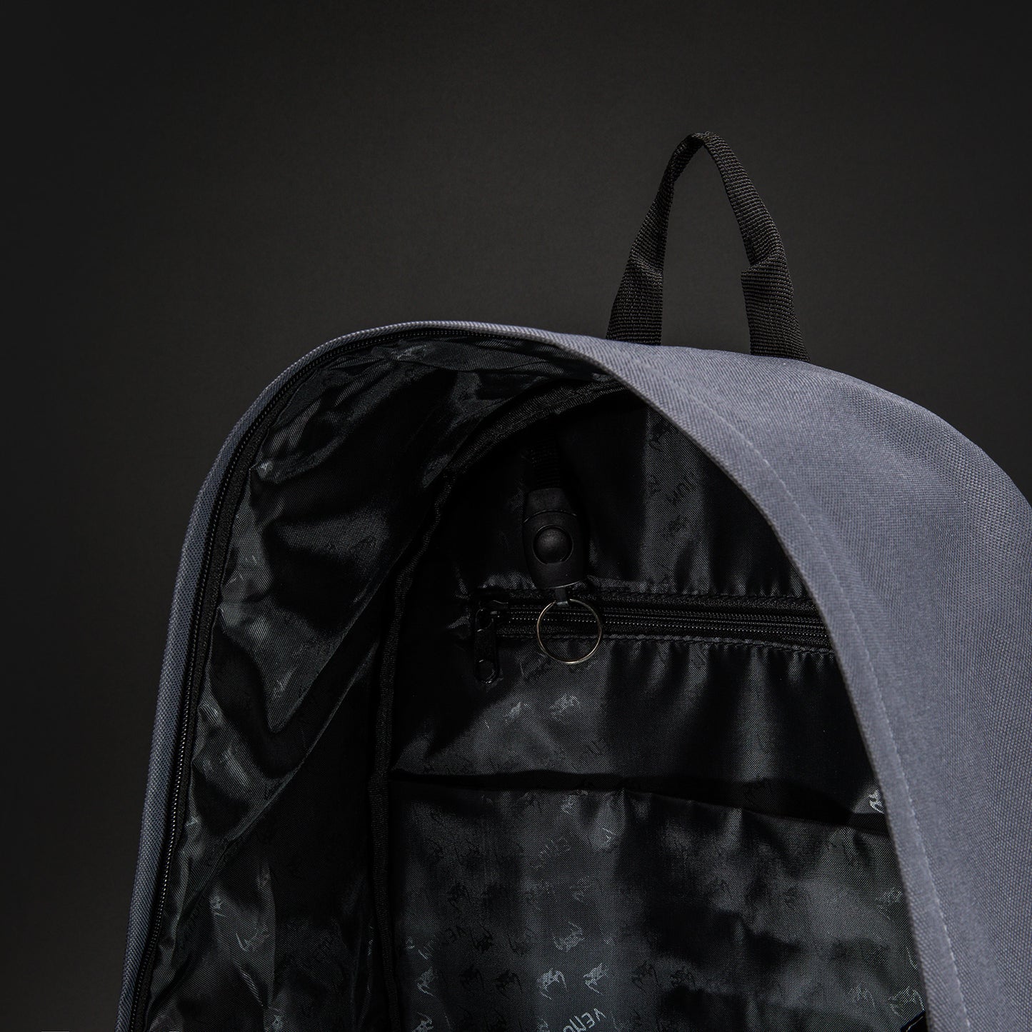 Venum Essential Rucksack (24 L) - Grau/Schwarz