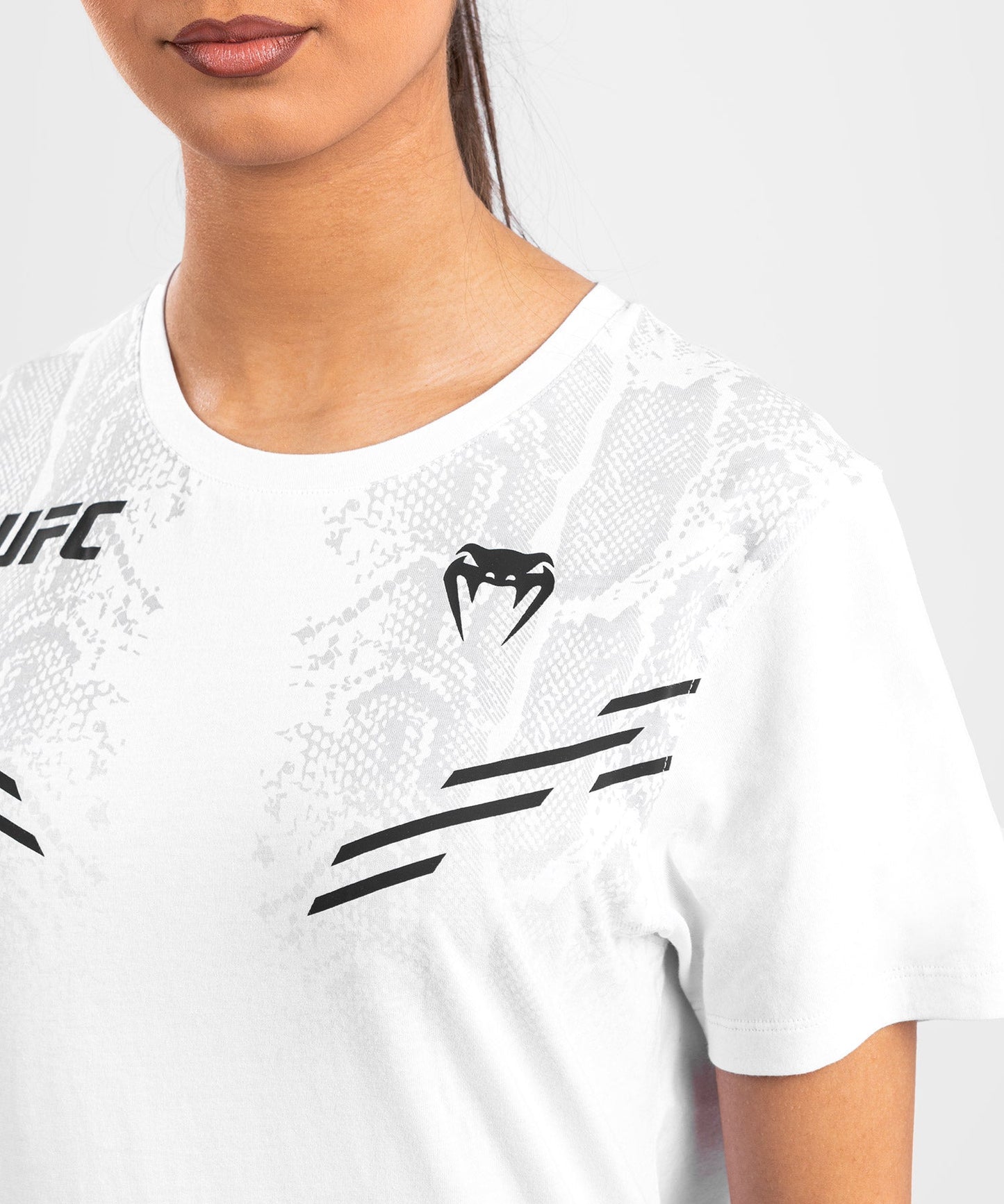 UFC Adrenaline by Venum Replica Kurzarm-T-Shirt für Frauen - Weiß