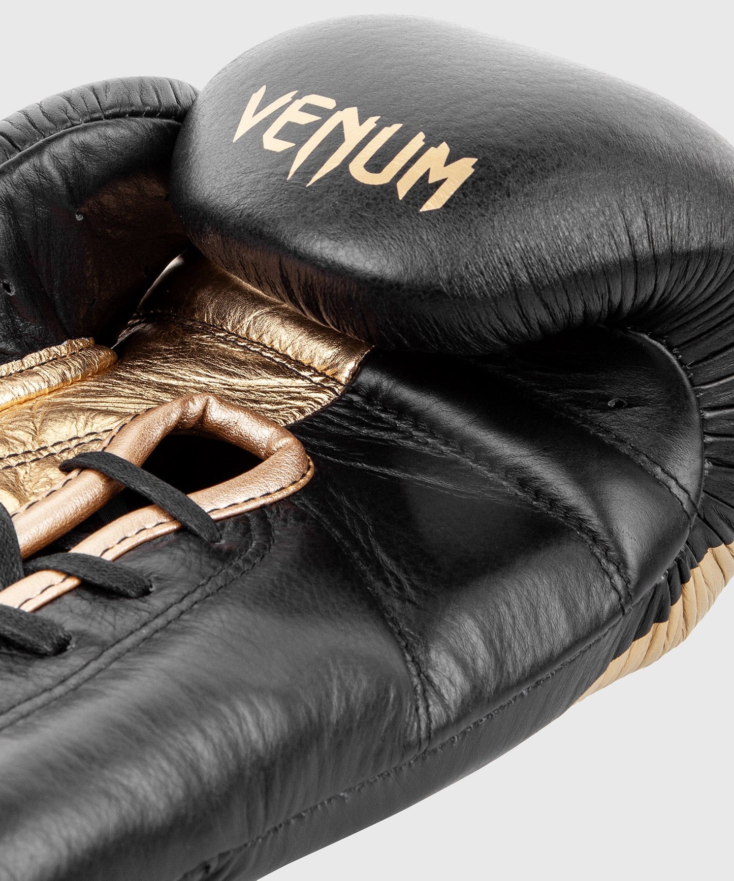 Venum Giant 2.0 professionelle Boxhandschuhe - MIT SCHNÜRUNG - Schwarz/Gold