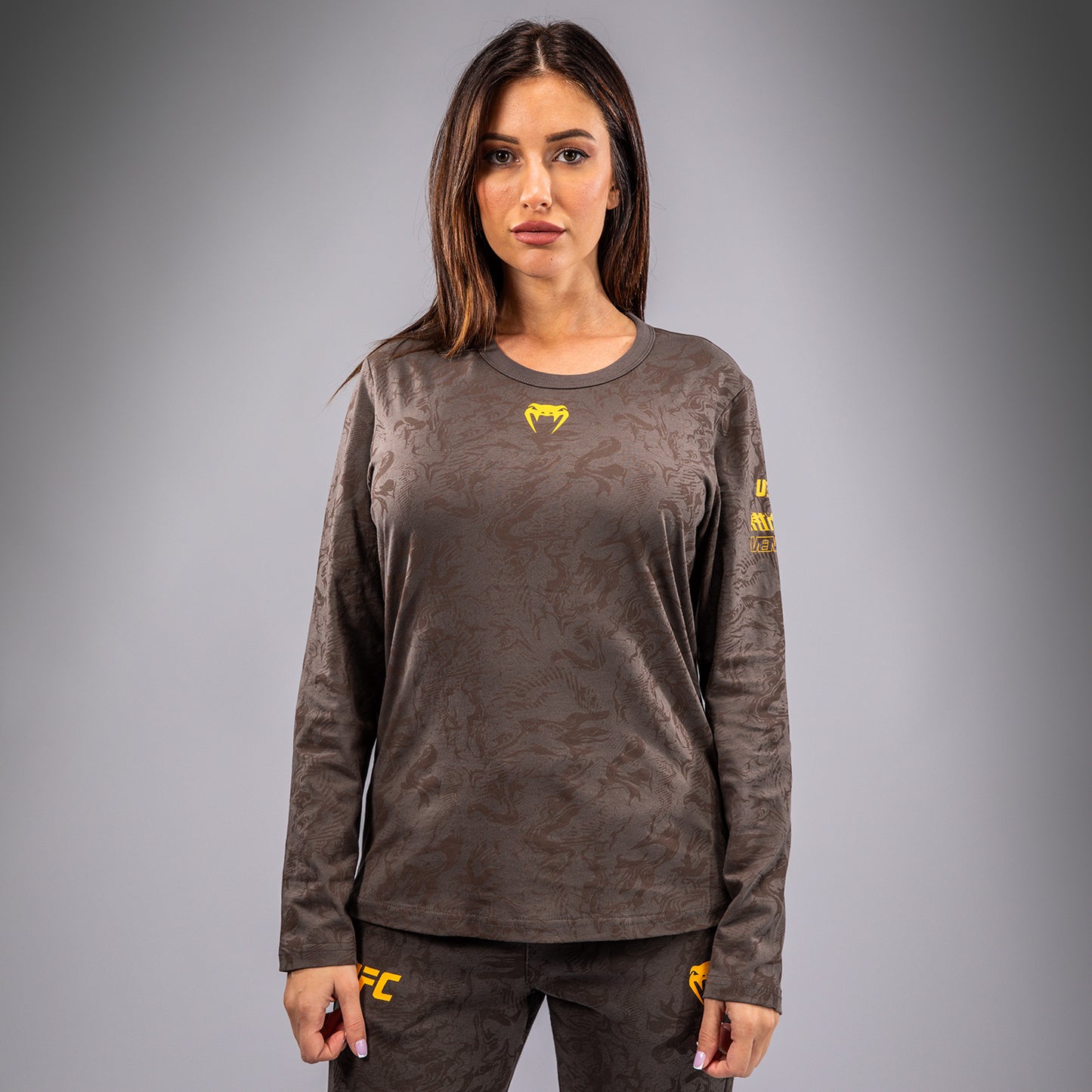 UFC Fusion by Venum Fight Week Damen Langarm Baumwoll T-Shirt - Erdiges Braun