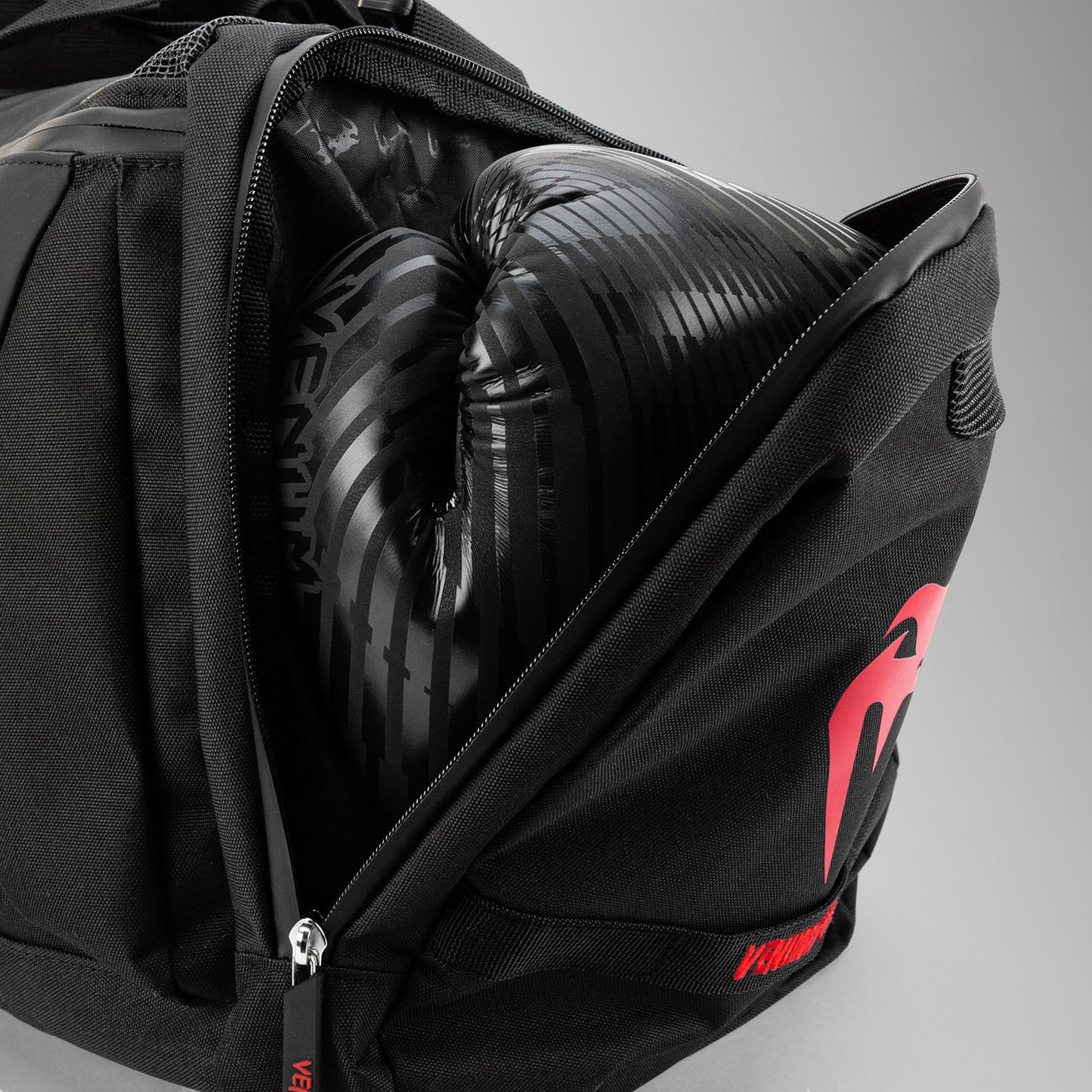 Venum Trainer Lite Evo Sporttasche (48L) – Schwarz/Rot