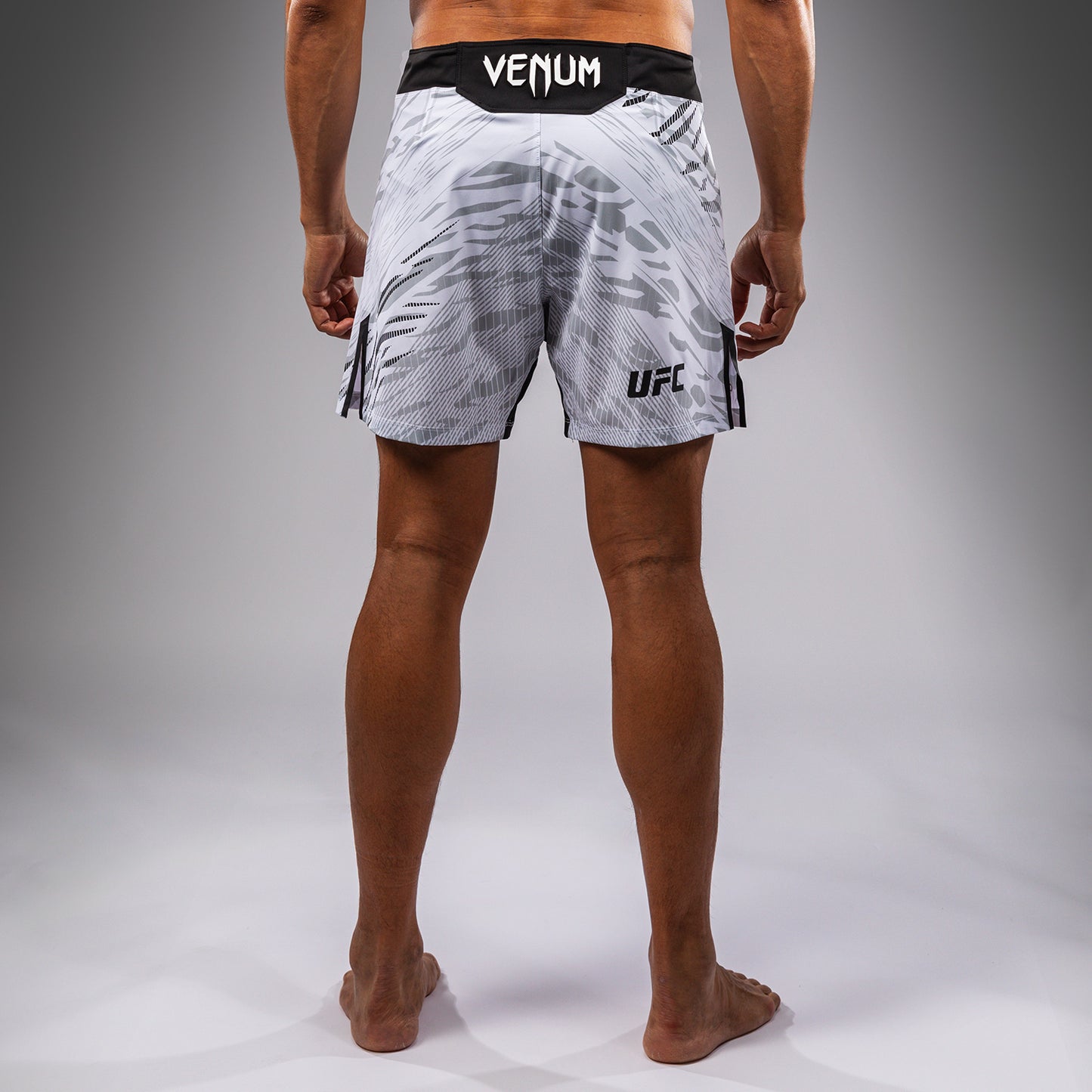UFC Fusion by Venum Authentic Fight Night Herren Fight Short - Short Fit - Weiß