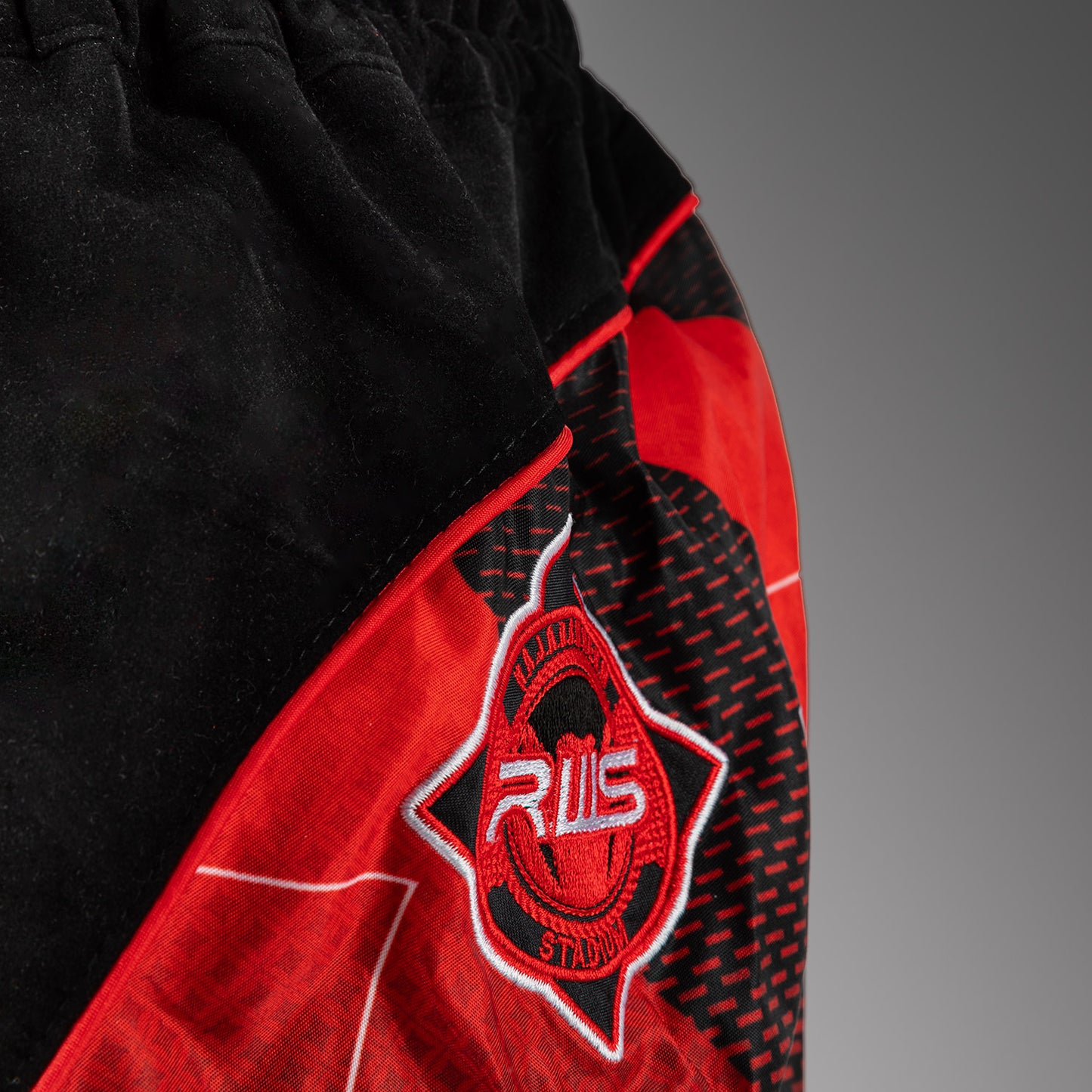 Venum x RWS 2.0 Muay Thai Shorts – Schwarz/Rot