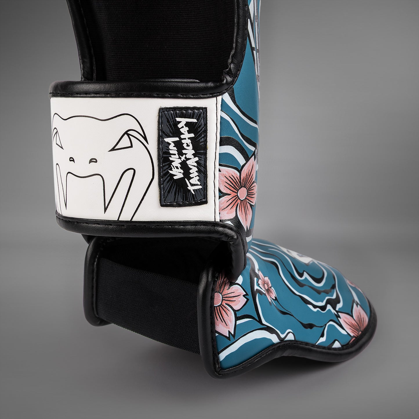 Venum x Tawanchay Schienbeinschoner – Blau/Weiß