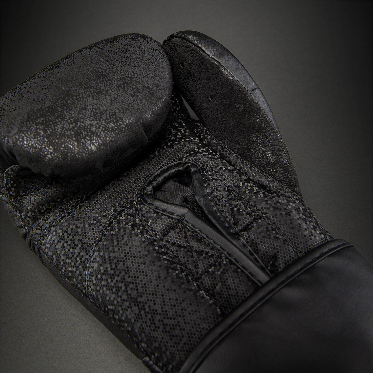 Venum Stone 2.0 Boxhandschuhe – Schwarz