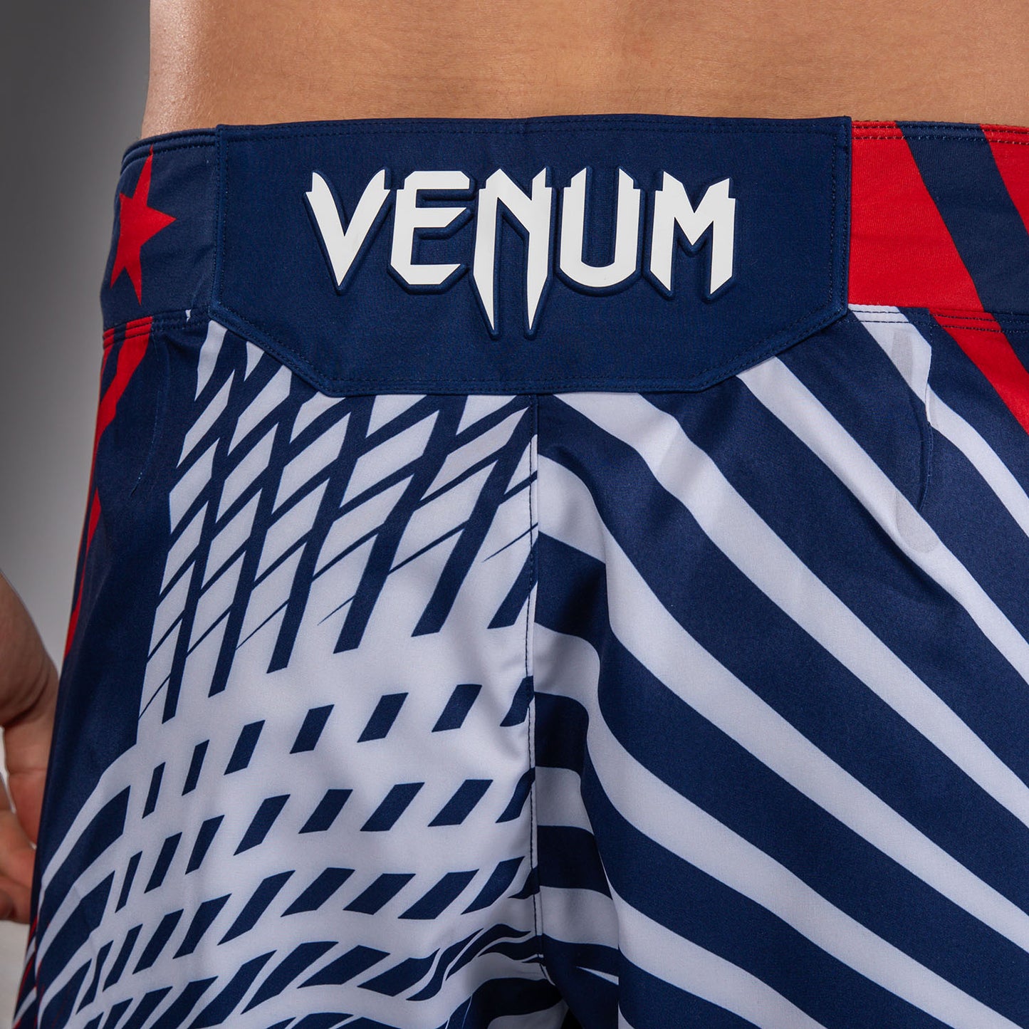 Official UFC Freedom 250 by Venum Personalisiert Authentic Fight Night Fight Shorts im Short Fit für Herren - Blau