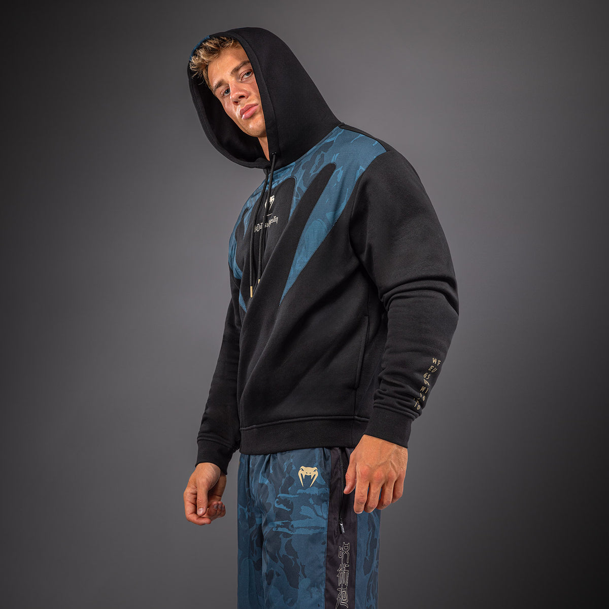 Jujutsu Kaisen x Venum Fushiguro Hoodie – Ozeangrün