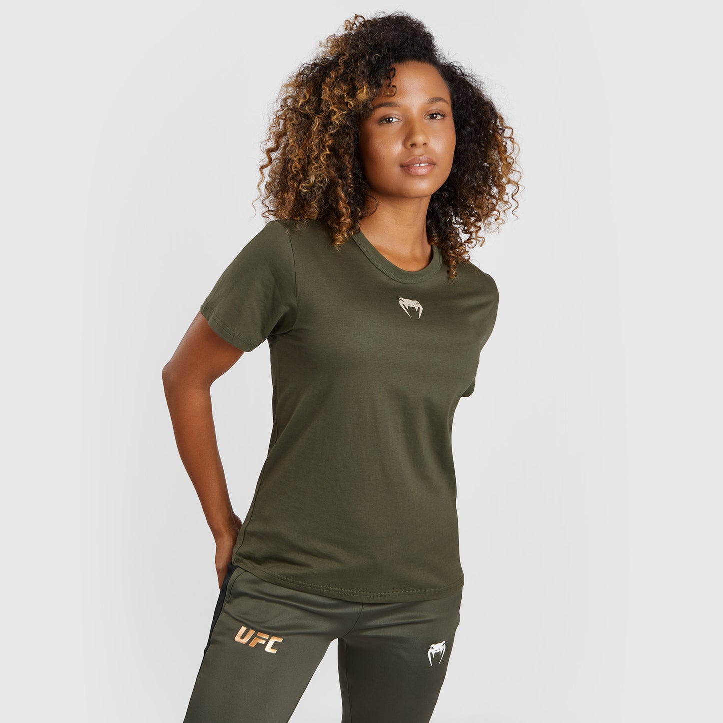 UFC Adrenaline by Venum Fight Week Kurzärmeliges Baumwoll-T-Shirt für Frauen  - Khaki