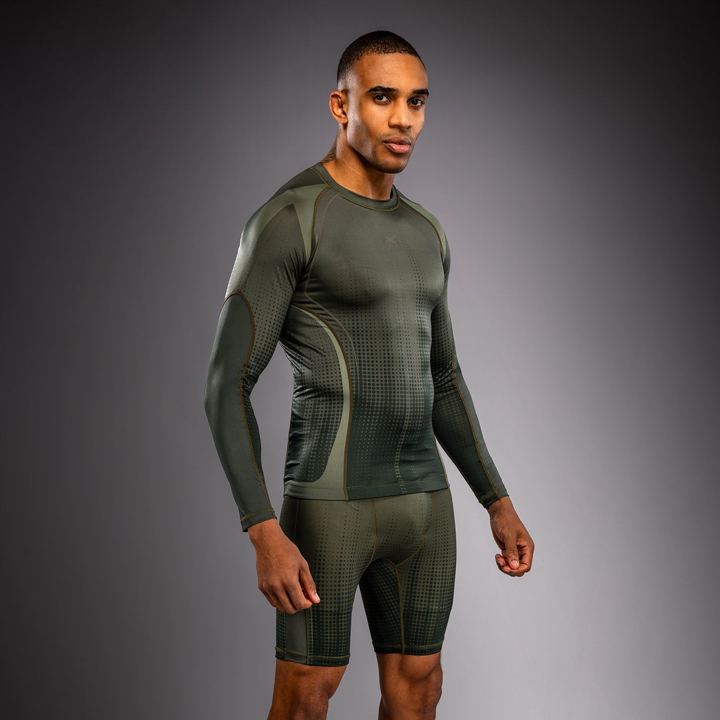 Venum Stealth Langarm Rashguard – Khaki/Dunkelgrün