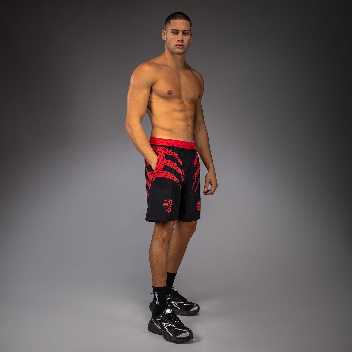 Venum x Mike Tyson Tiger Trainingsshorts - Tiefschwarz/Intensivrot
