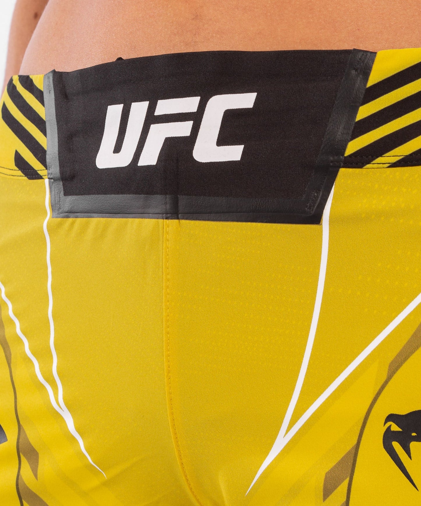 UFC Venum Authentic Fight Night Damen Shorts - Long Fit - Gelb