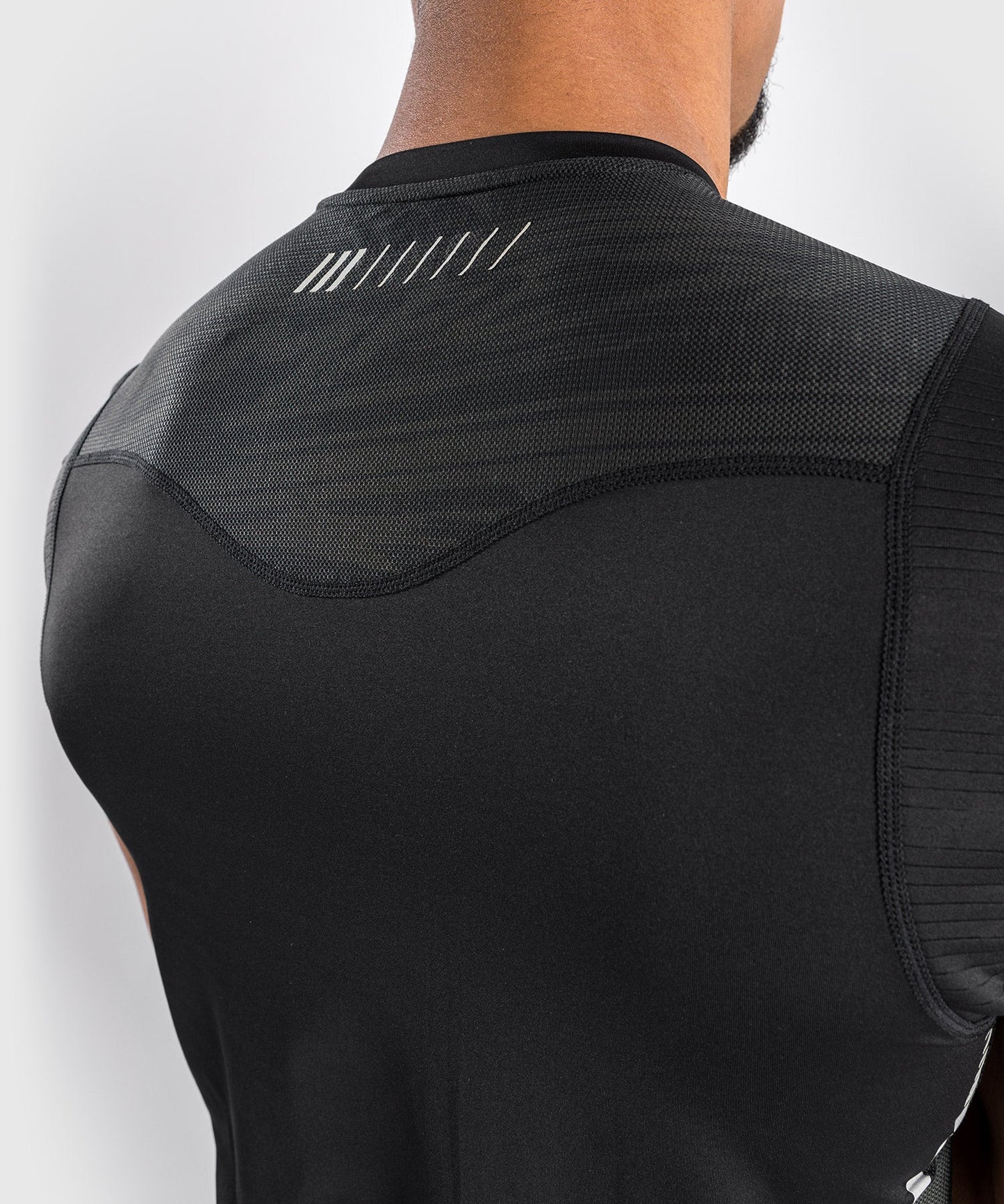 Venum Tempest 2.0 Dry Tech T-shirt : Schwarz / Grau
