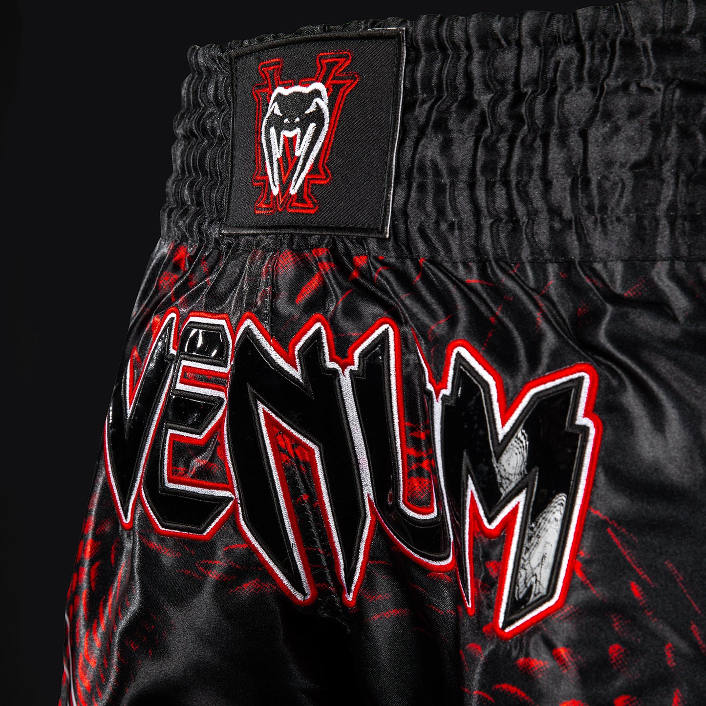 Venum Matupa Muay-Thai-Shorts - Schwarz/Rot/Silber