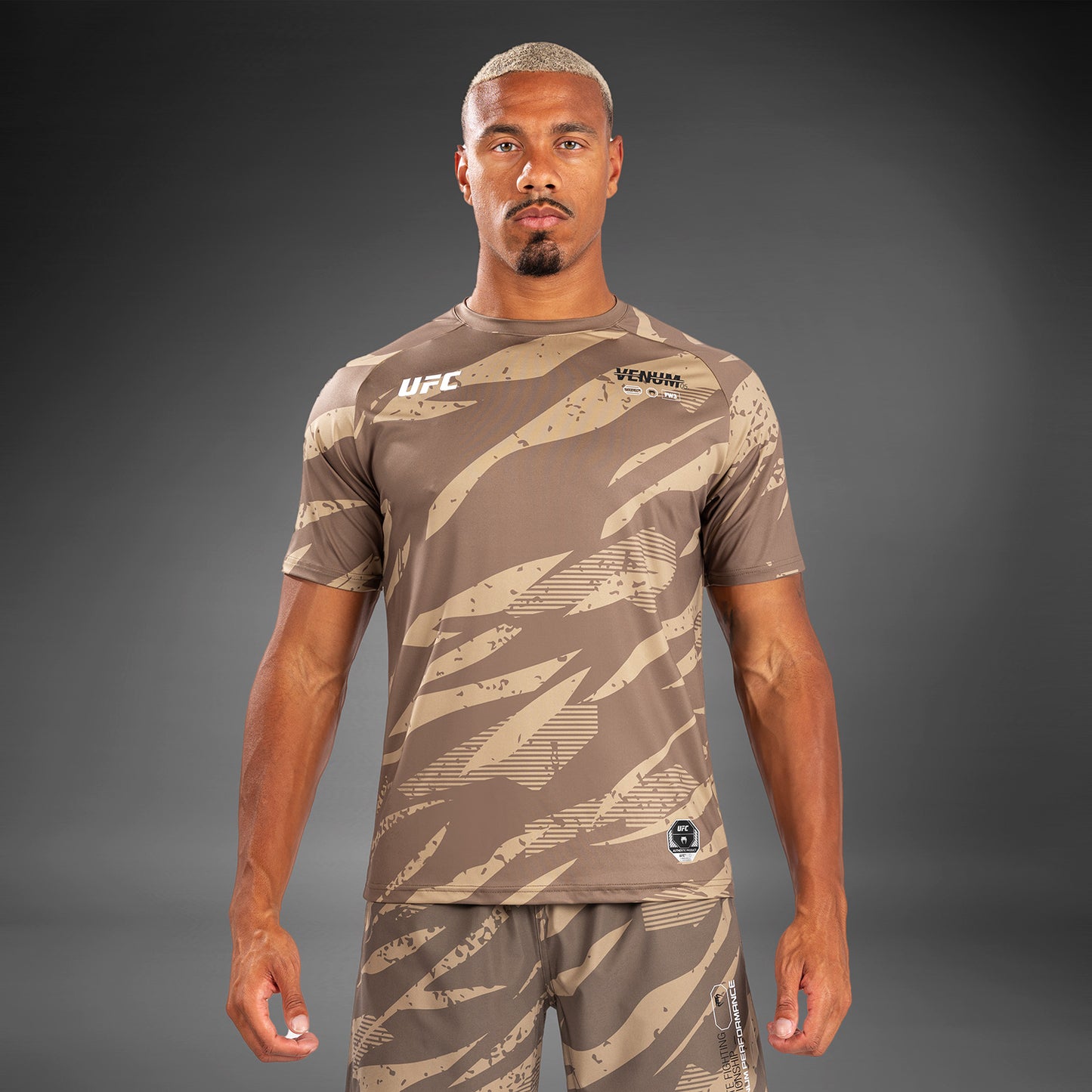 UFC Adrenaline by Venum Fight Week Herren Dry Tech T-Shirt - Desert Camo
