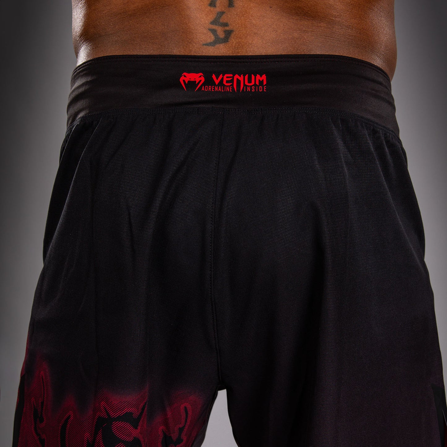 Venum Spectre Fightshorts – Schwarz/Rot