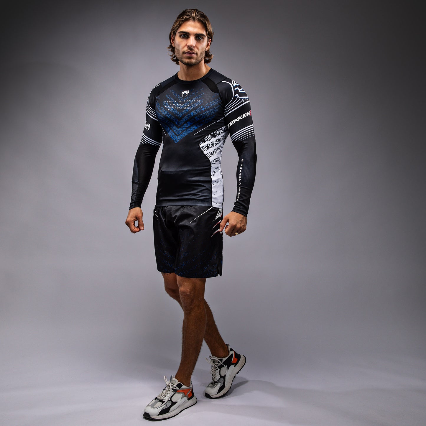Venum x TEKKEN 8 - Jin Kazama Rashguard - Blau/Schwarz/Weiß