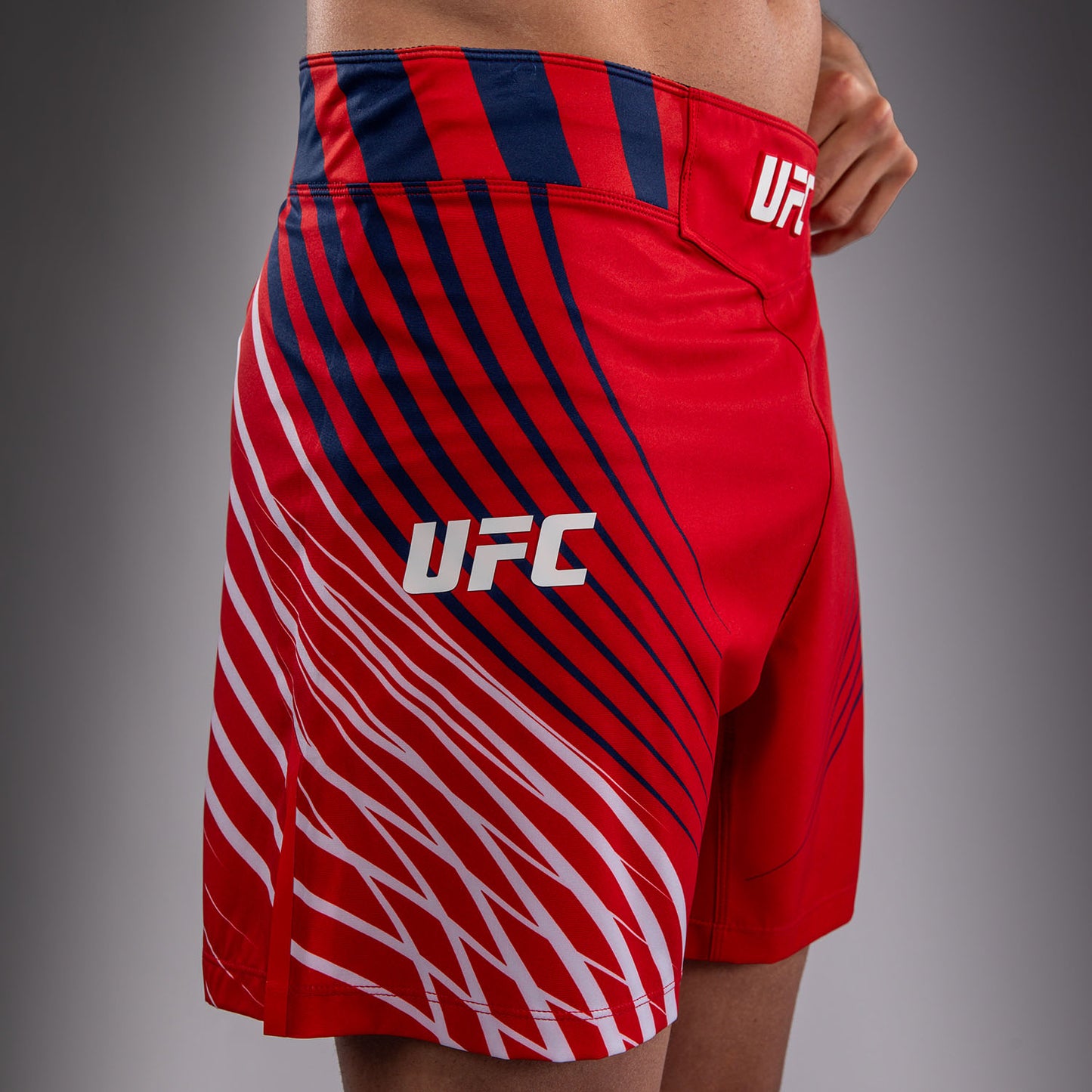 Official UFC Freedom 250 by Venum Personalisiert Authentic Fight Night Fight Shorts im Short Fit für Herren - Rot