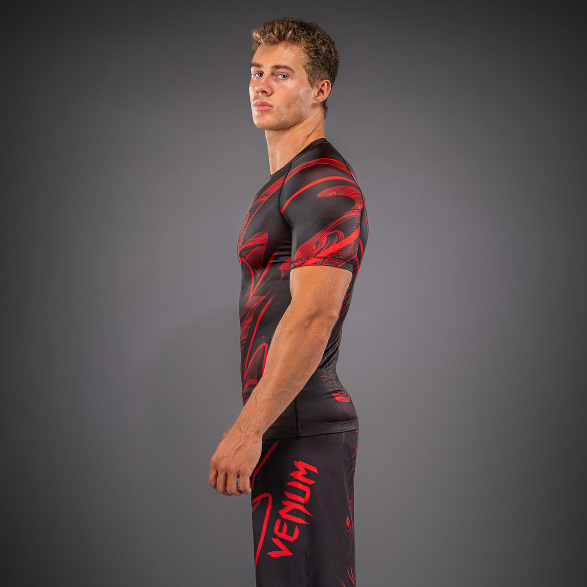 Venum Crimson Viper 2.0 Kurzarm-Rashguard - Schwarz/Rot