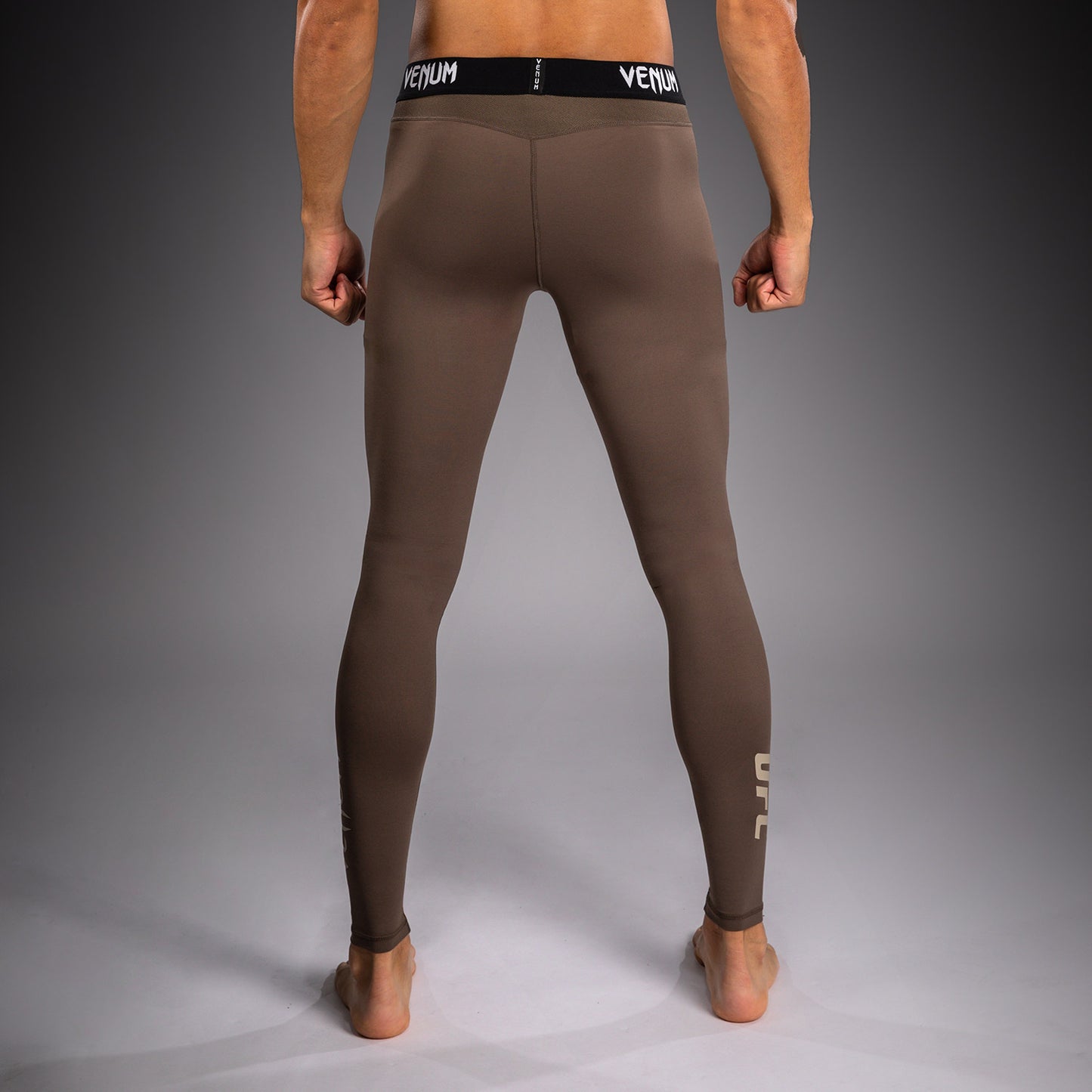 Venum UFC Unity by Venum Authentic Fight Week Herren Funktions-Kompressionshose - Braun