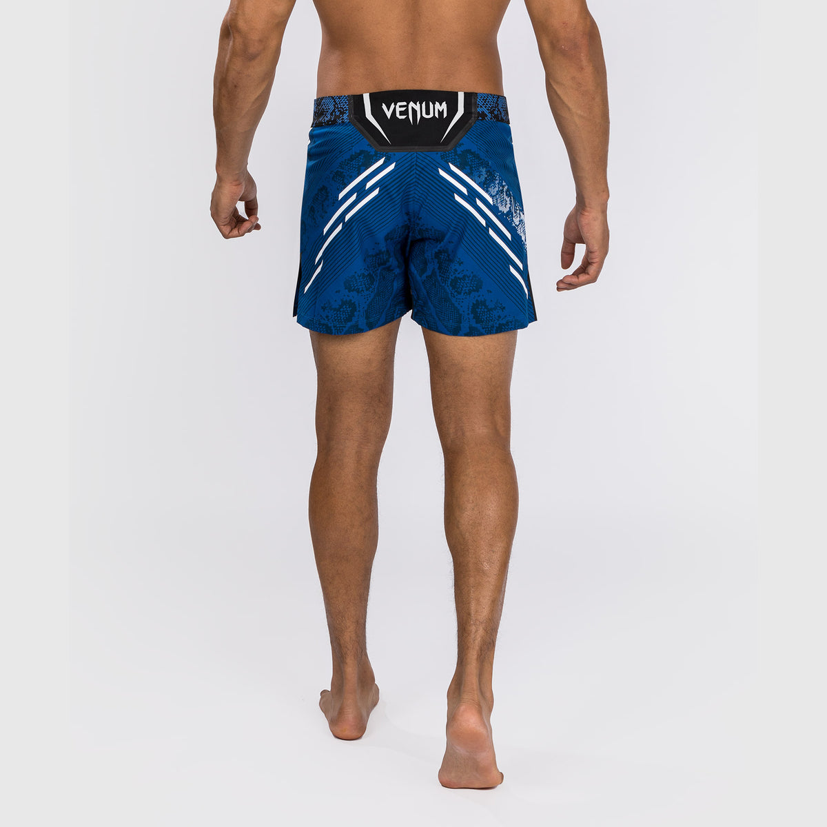 UFC Adrenaline by Venum Personalisierte Authentische Fight Night Herren-Kampfshorts - Kurze Passform - Blau