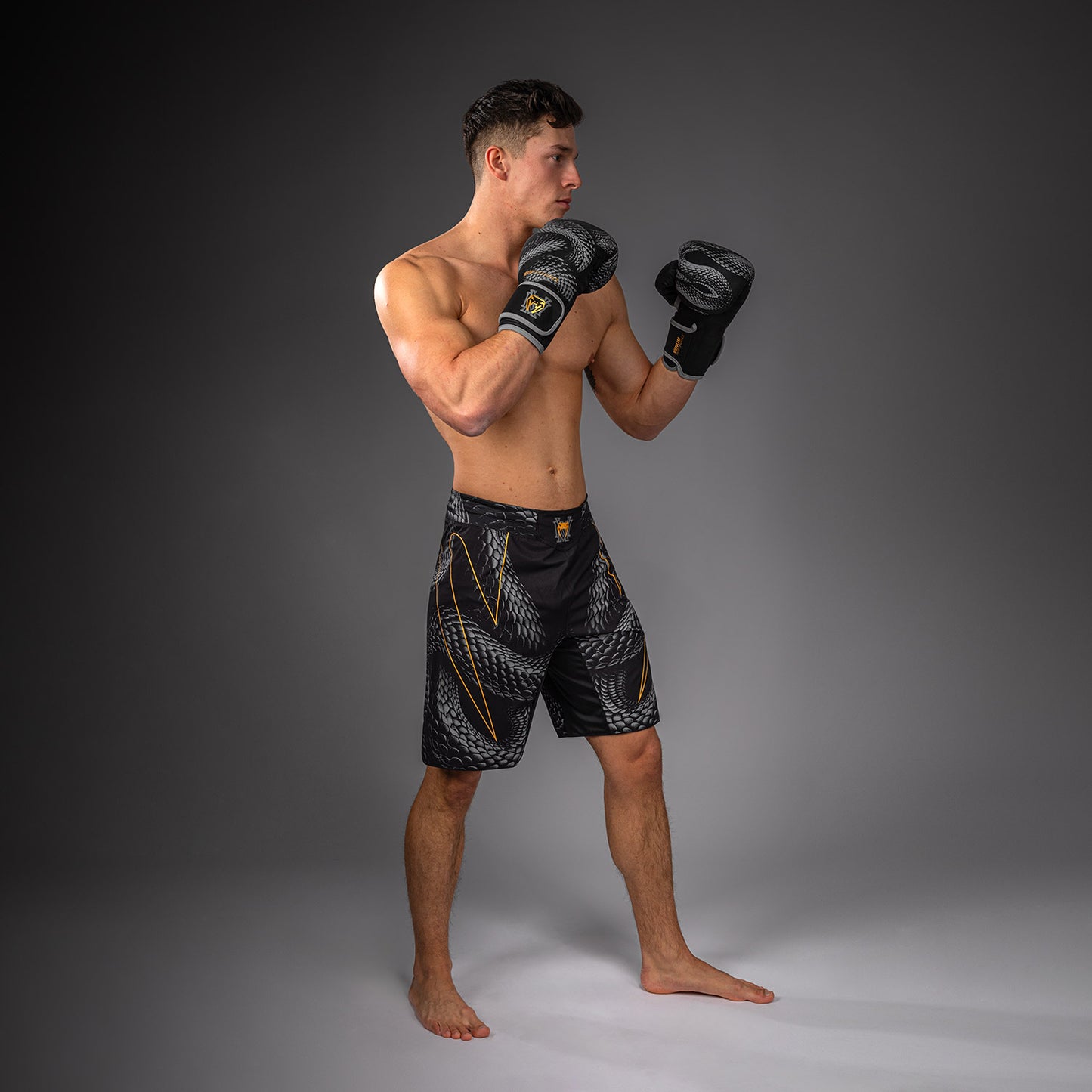 Venum Matupa Fightshorts - Schwarz/Grau/Gold