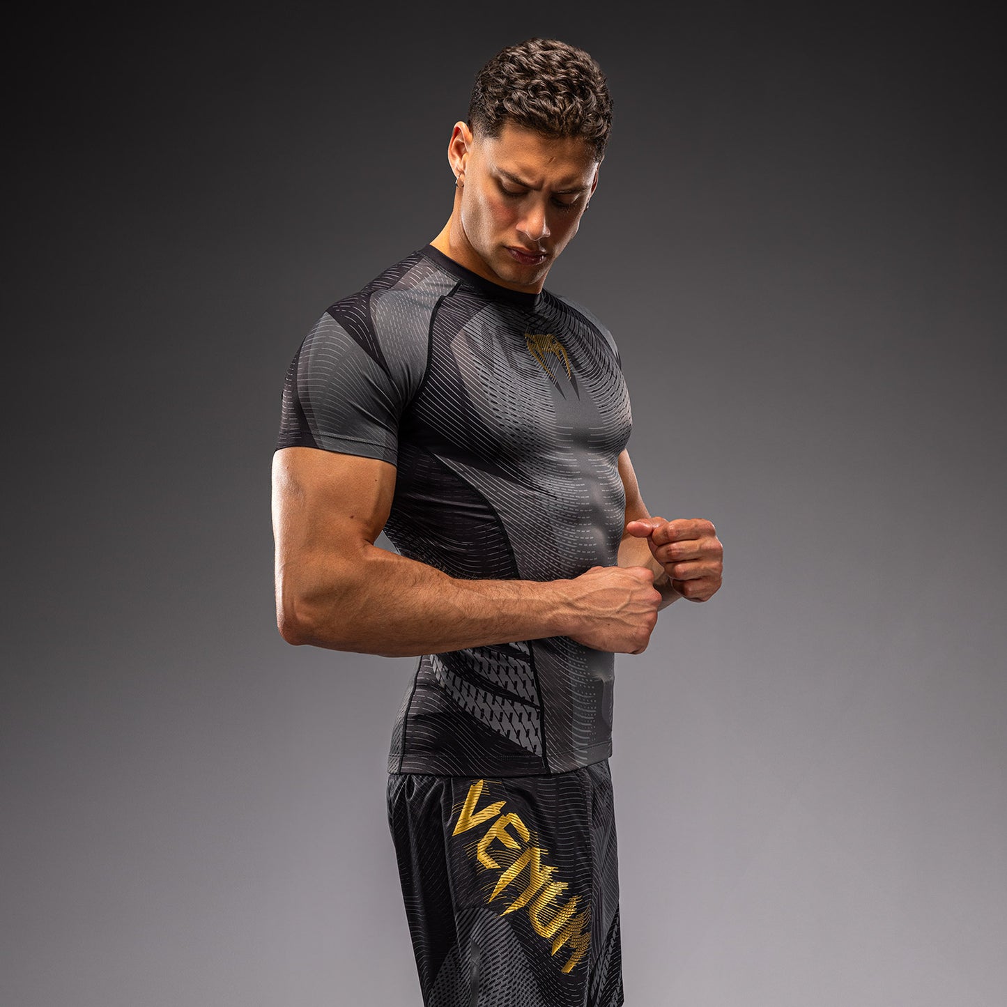 Venum Galactic 3.0 Kurzarm Rashguard - Schwarz/Gold