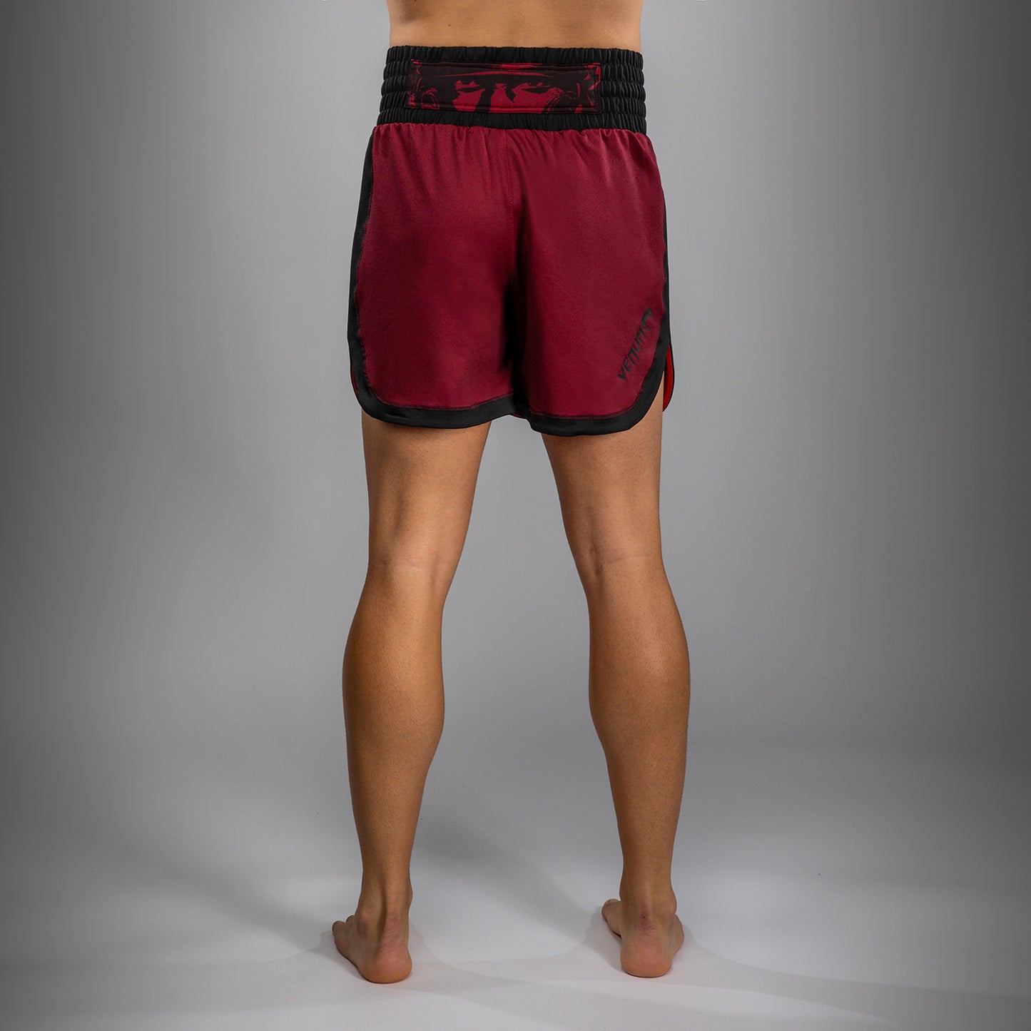 Venum x Assassin’s Creed Shadows Herren Boxershorts - Burgunder/Schwarz