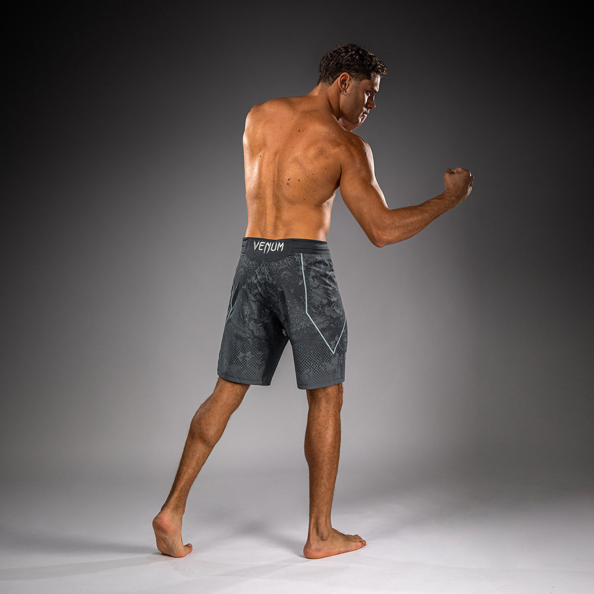 Venum x Batman Fightshorts - Grau