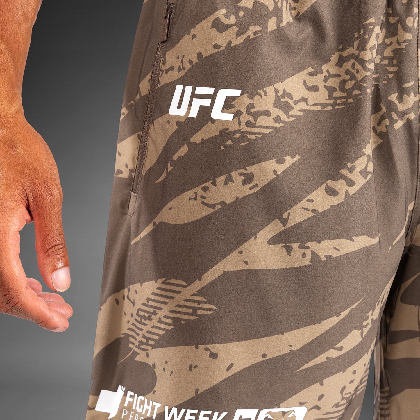 UFC Adrenaline by Venum Fight Week Performance Shorts Für Männer - Desert Camo