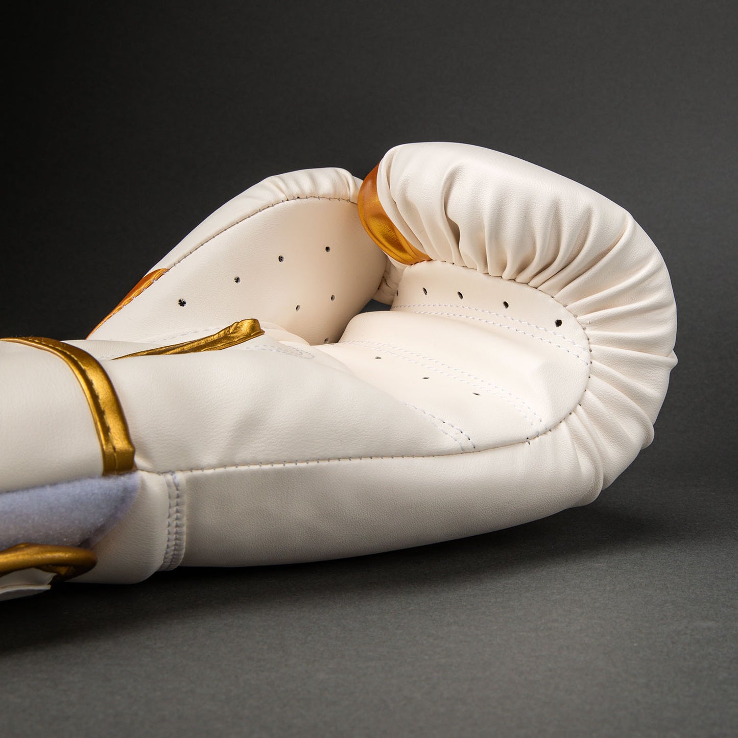 Venum Challenger 2.5 Boxhandschuhe – Weiß/Gold