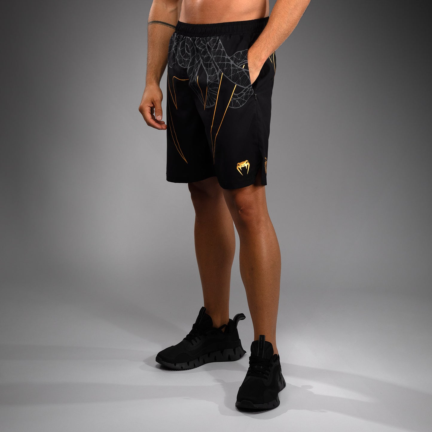 Venum Serpenti Trainingsshorts – Schwarz/Silber/Gold