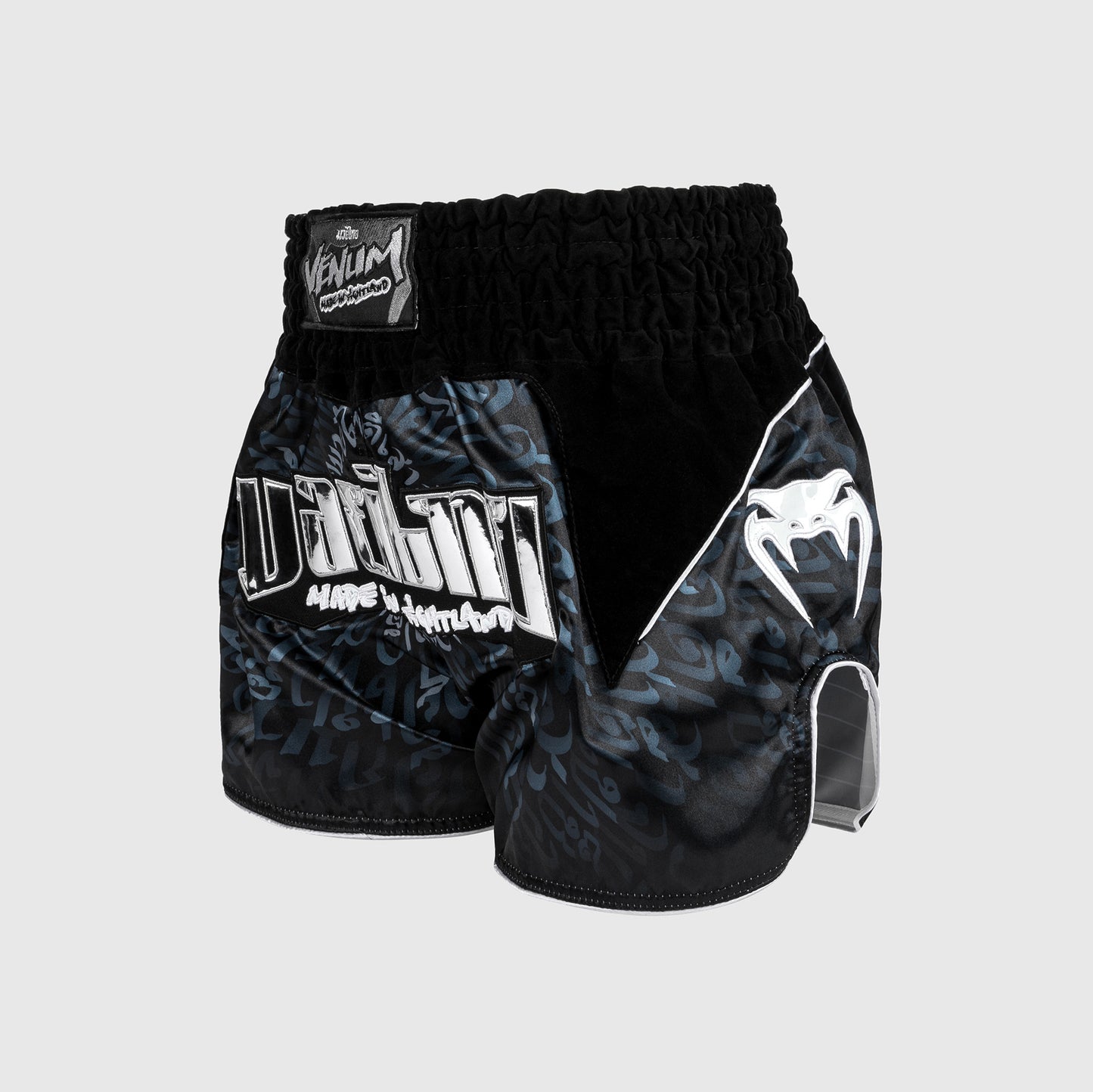 Venum Attack Muay Thai Shorts - Schwarz/Silber