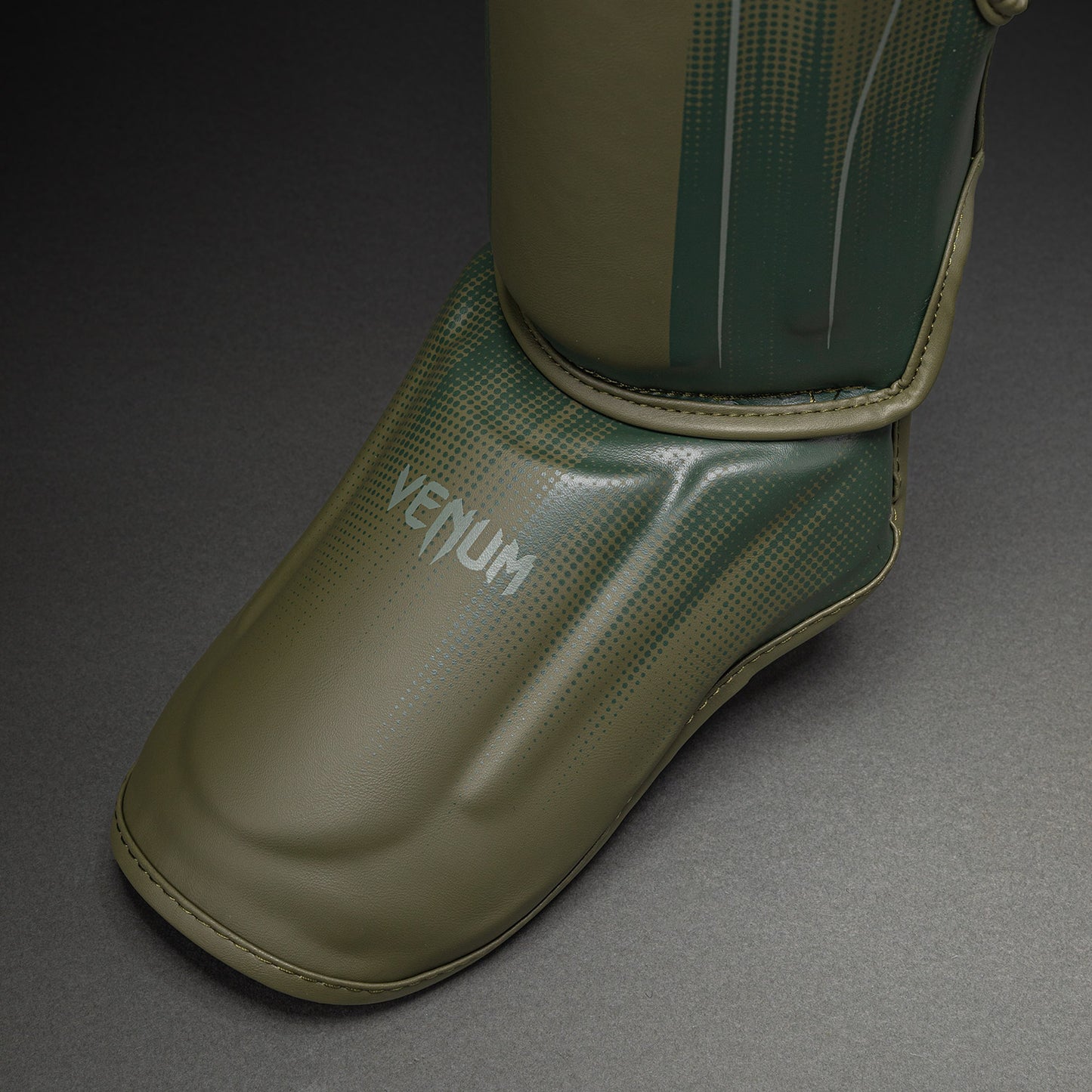 Venum Stealth Schienbeinschoner – Khaki/Dunkelgrün