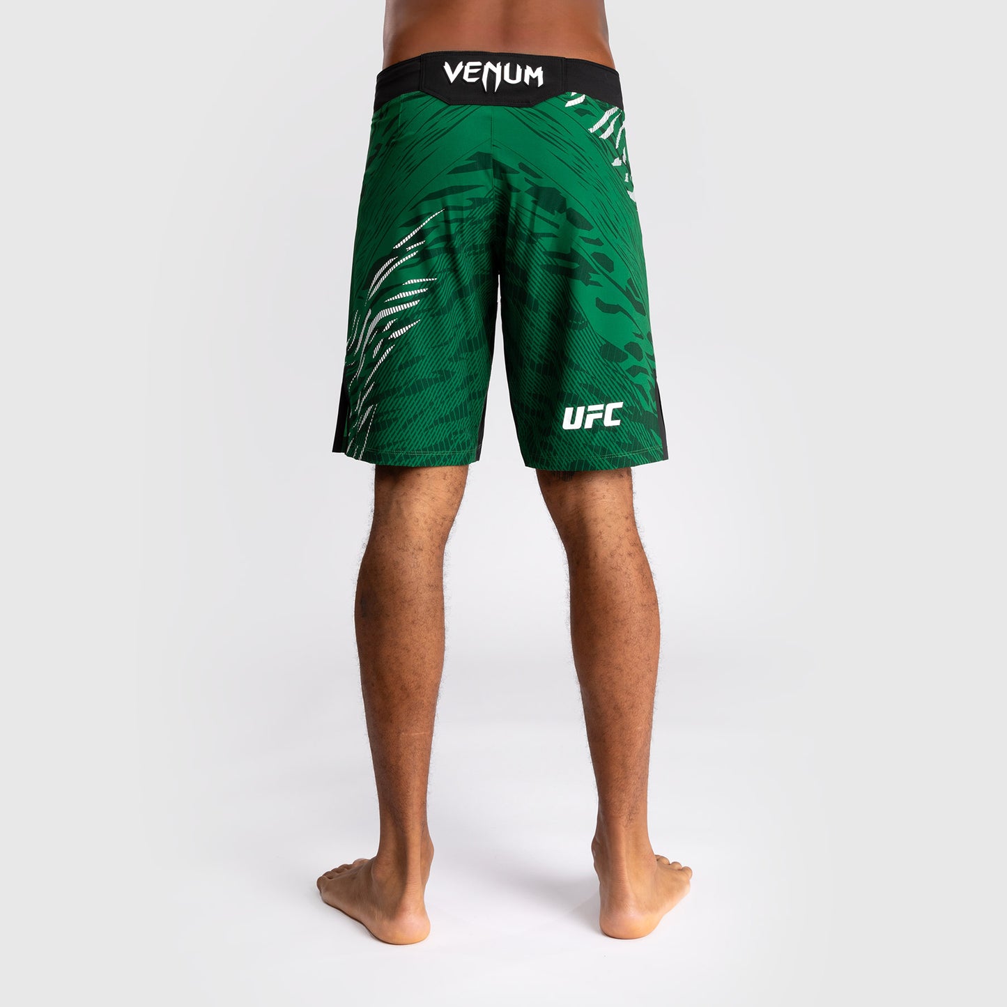 UFC Fusion by Venum Personalized Authentic Fight Night Herren Fight Short - Long Fit - Grün