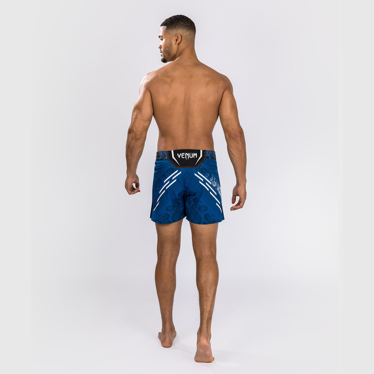 UFC Adrenaline by Venum Personalisierte Authentische Fight Night Herren-Kampfshorts - Kurze Passform - Blau