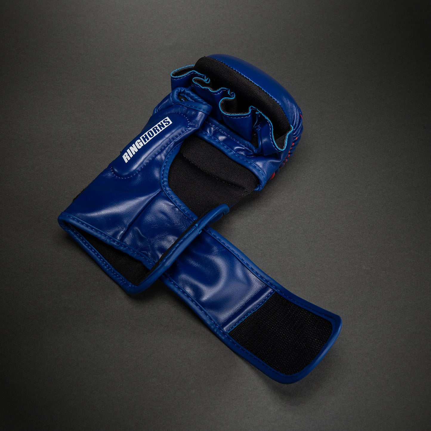 Ringhorns Charger by Venum MMA-Sparringhandschuhe - Marineblau/Rot