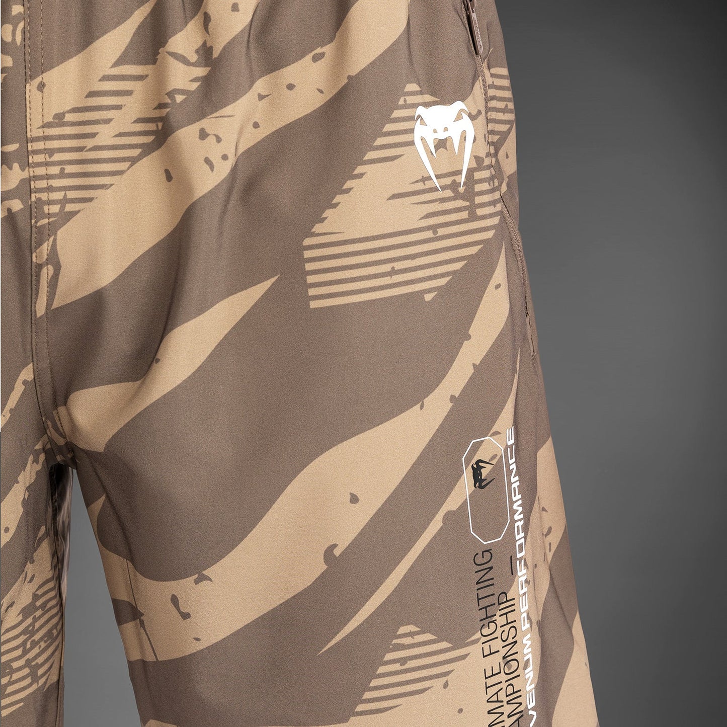 UFC Adrenaline by Venum Fight Week Performance Shorts Für Männer - Desert Camo