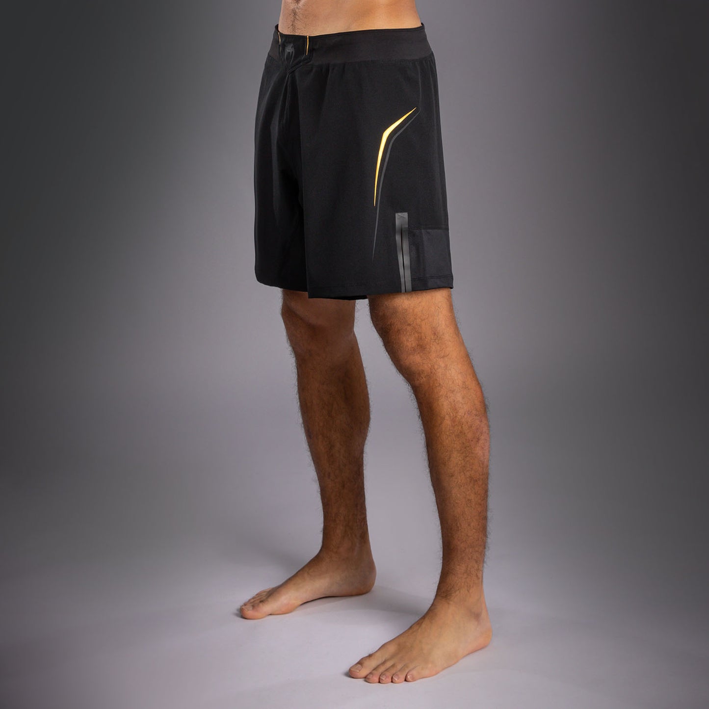 Venum G-Core Fightshorts - Schwarz/Gold
