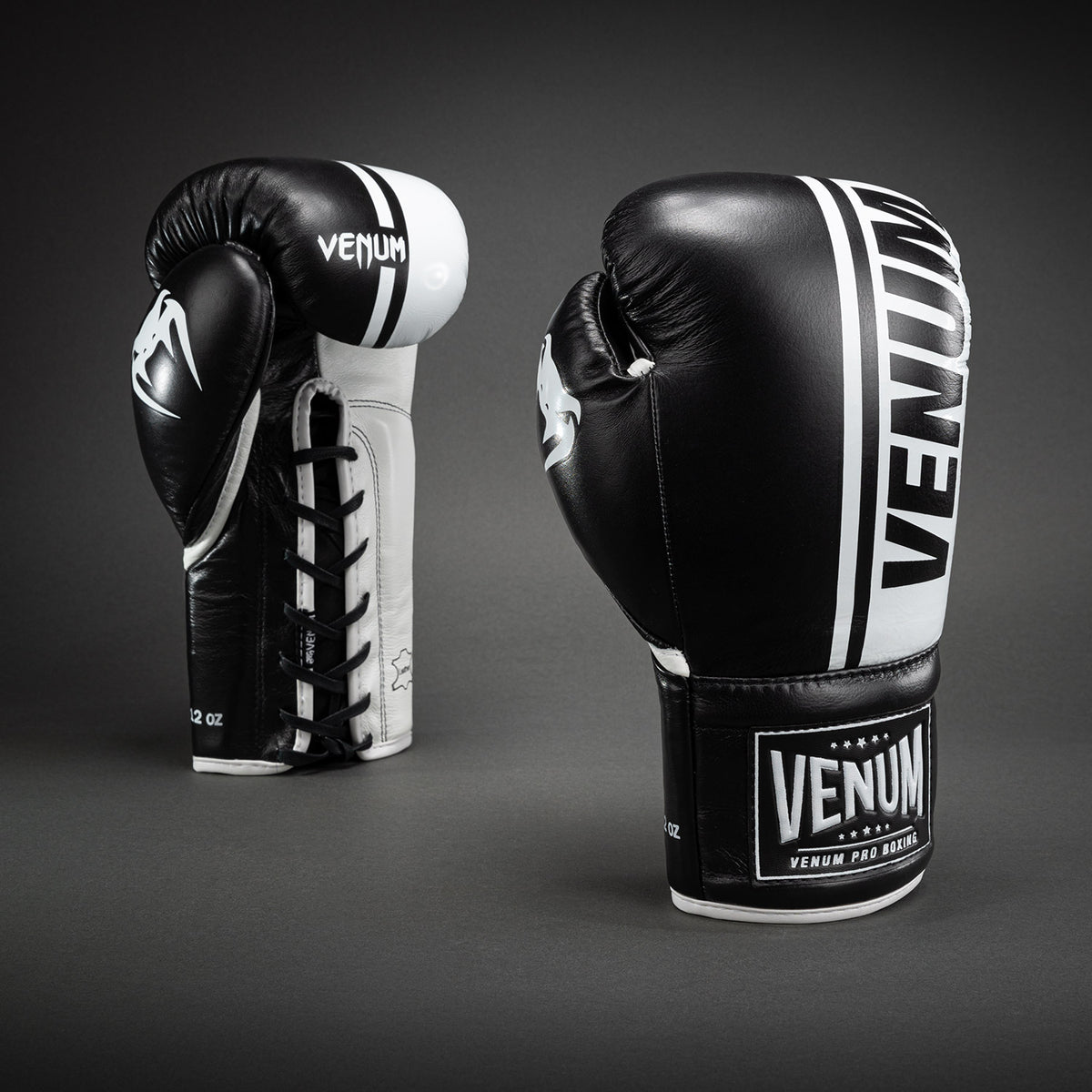 Venum Shield Pro Boxhandschuhe mit Schnürung - Schwarz/Weiß