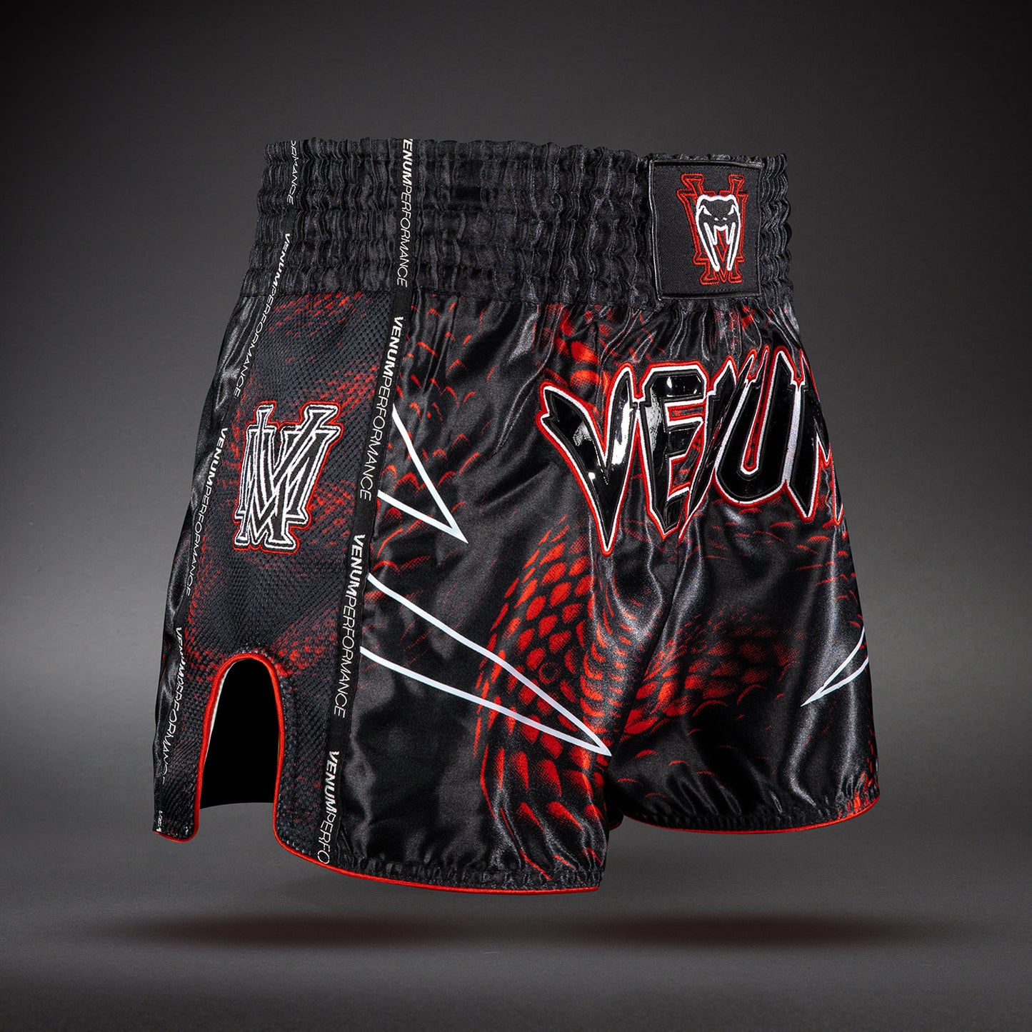 Venum Matupa Muay-Thai-Shorts - Schwarz/Rot/Silber
