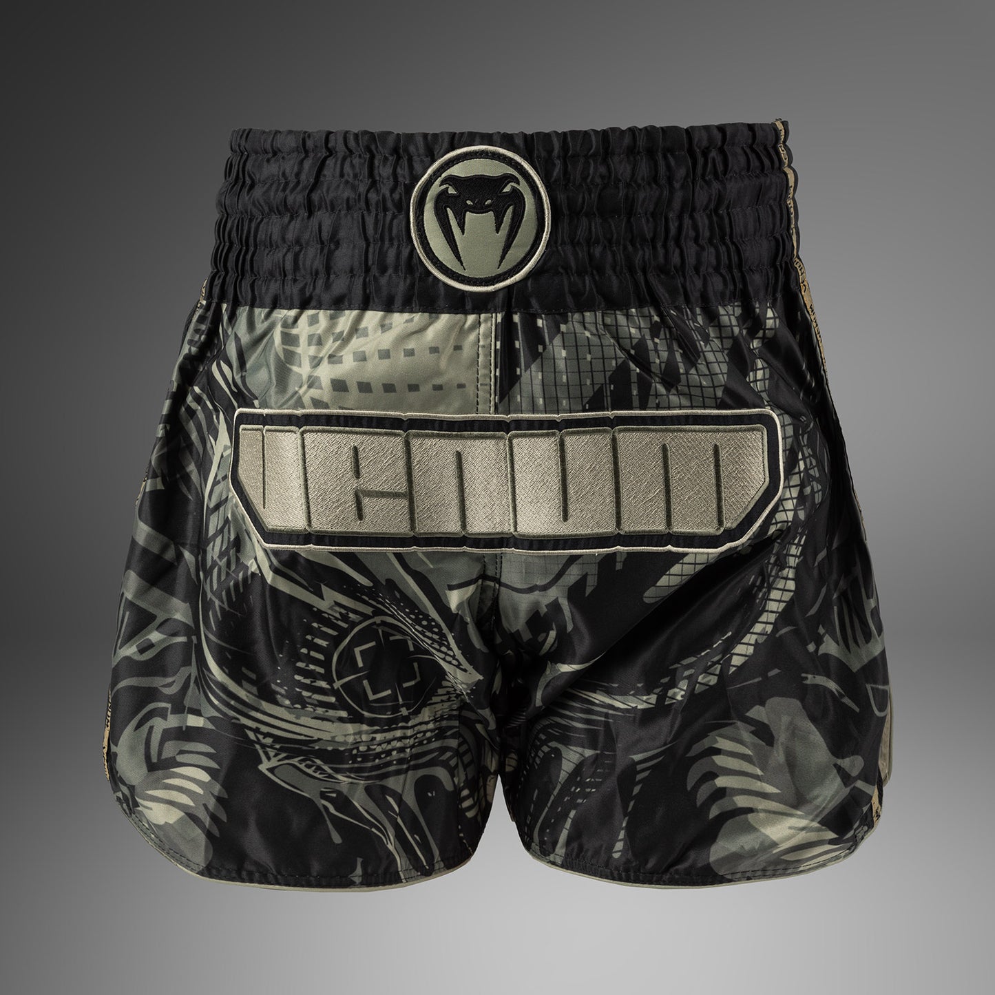 Venum Invader Muay Thai Shorts - Schwarz/Sand