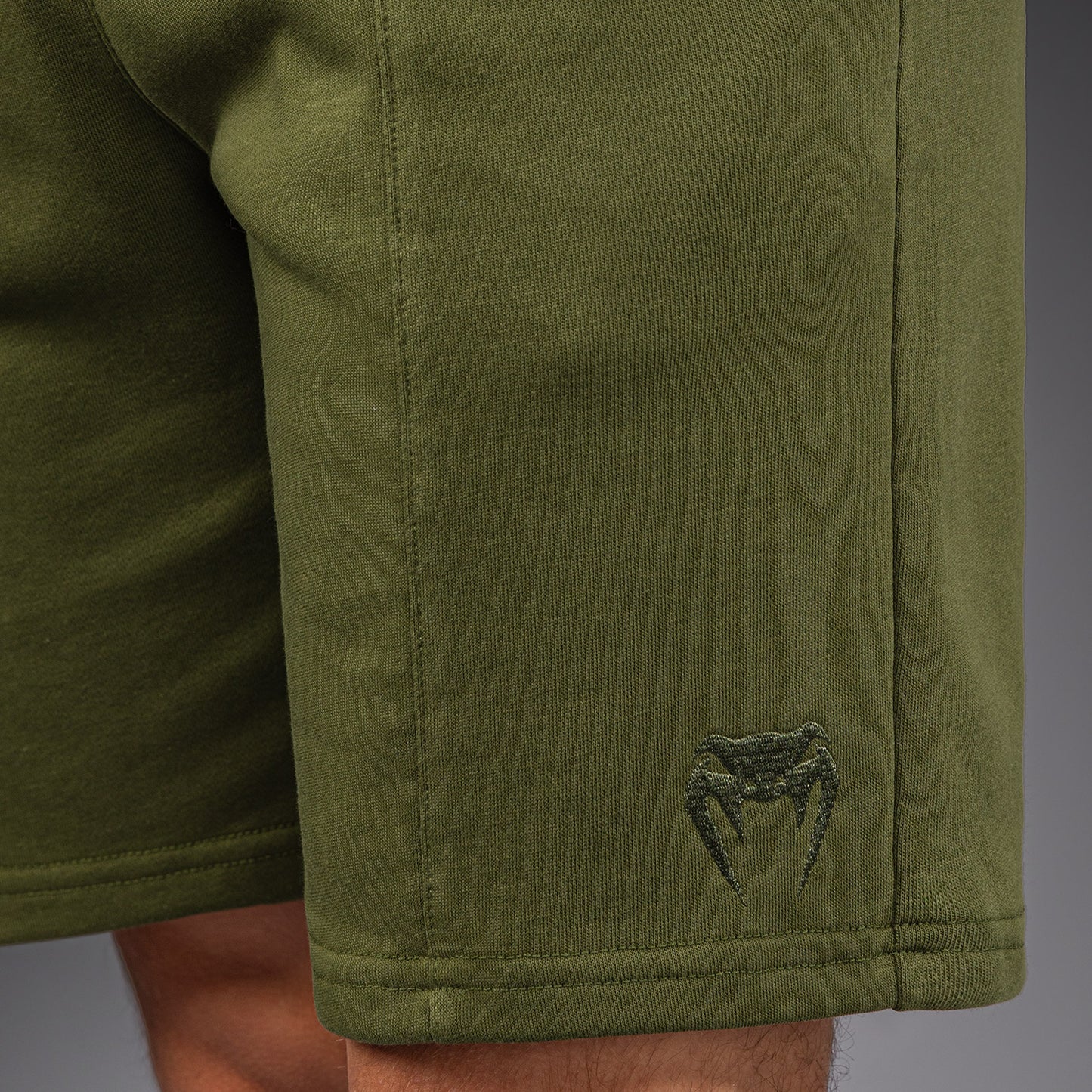 Venum Classic Fleece Shorts aus Baumwolle – Khaki