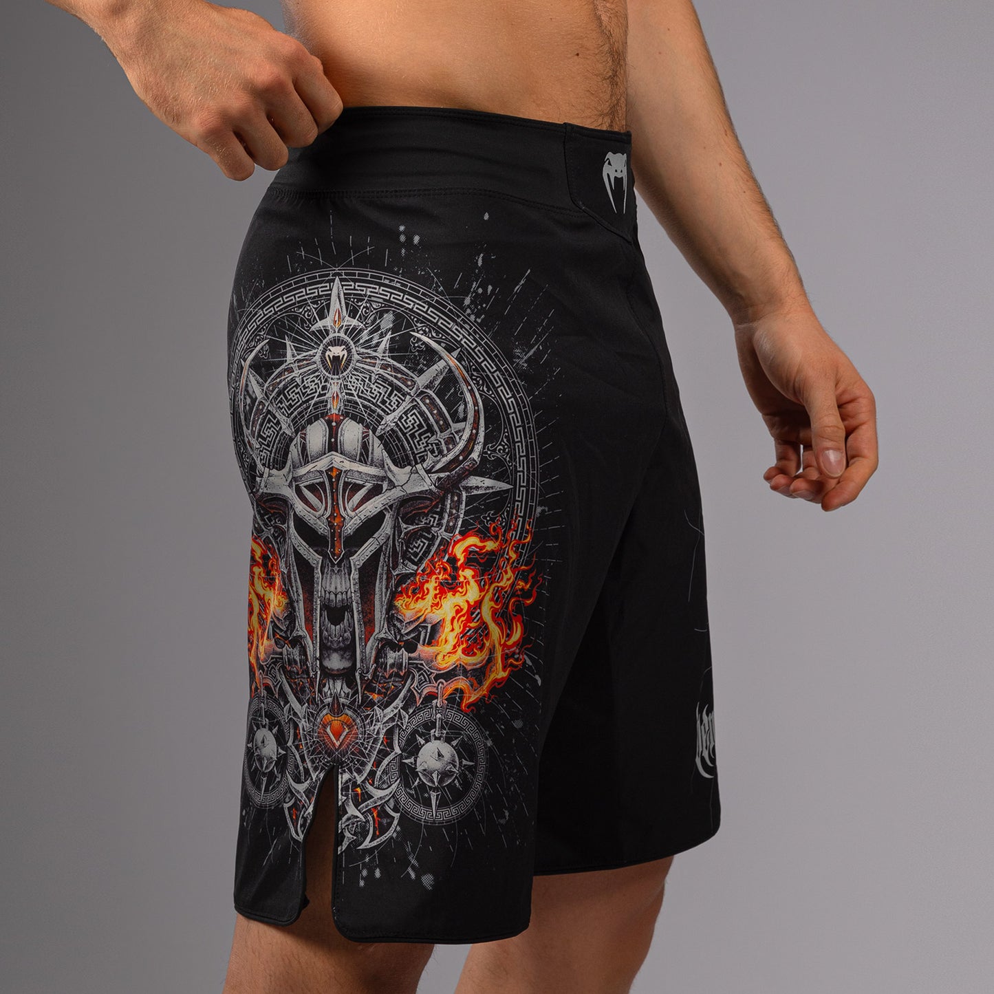 Venum Gladiator 5.0 Fight Shorts für Männer - Schwarz/Silber