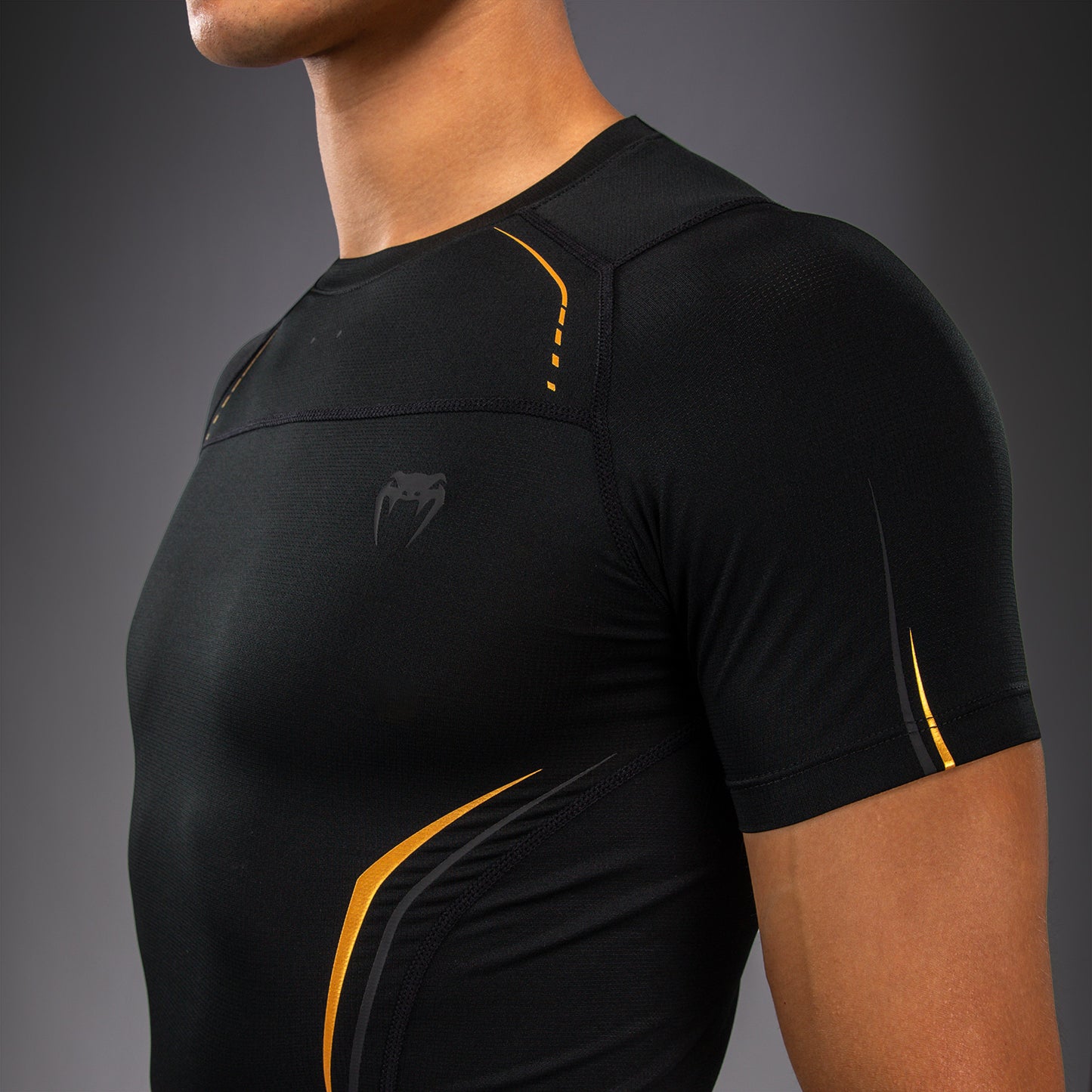 Venum G-Core Kurzarm Rashguard - Schwarz/Gold