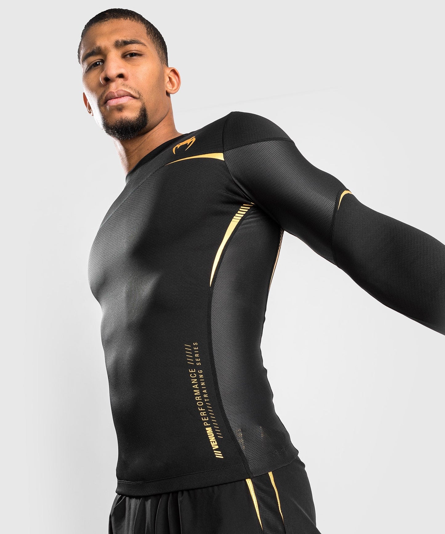 Venum Tempest 2.0 Kompressionsshirt (Langarm)  : Schwarz / Gold