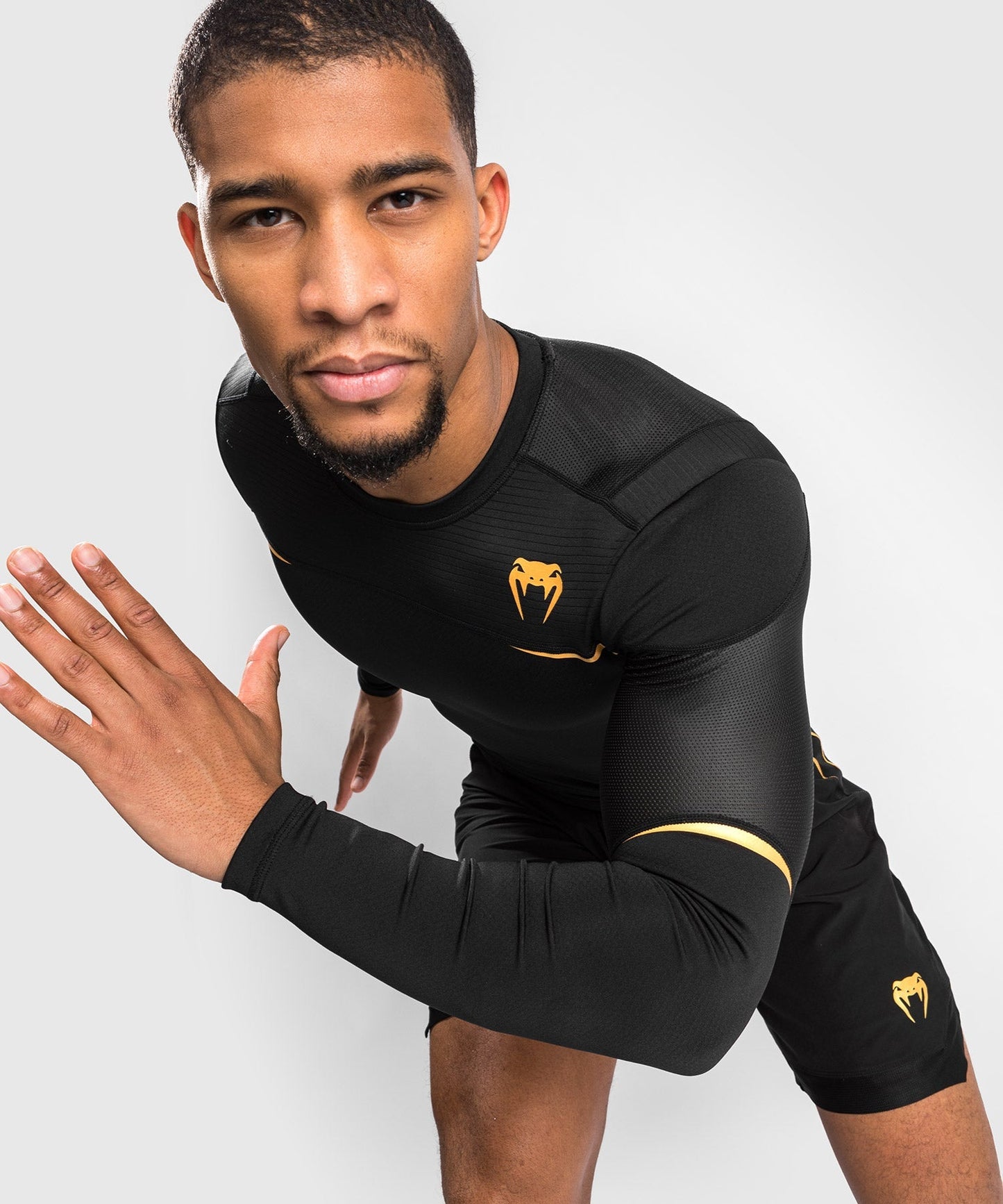 Venum Tempest 2.0 Kompressionsshirt (Langarm)  : Schwarz / Gold
