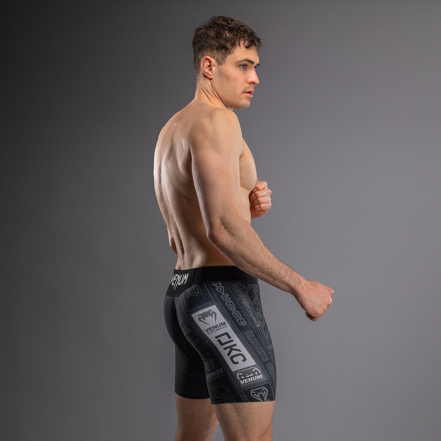 Karate Combat by Venum Kompressionsshort – Schwarz/Grau