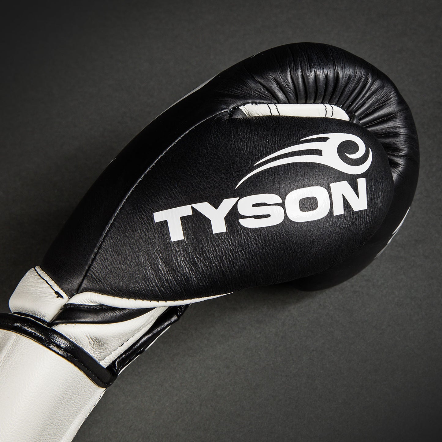 Venum Giant 2.0 Mike Tyson Pro Boxhandschuhe - Tiefschwarz/Optisch Weiß