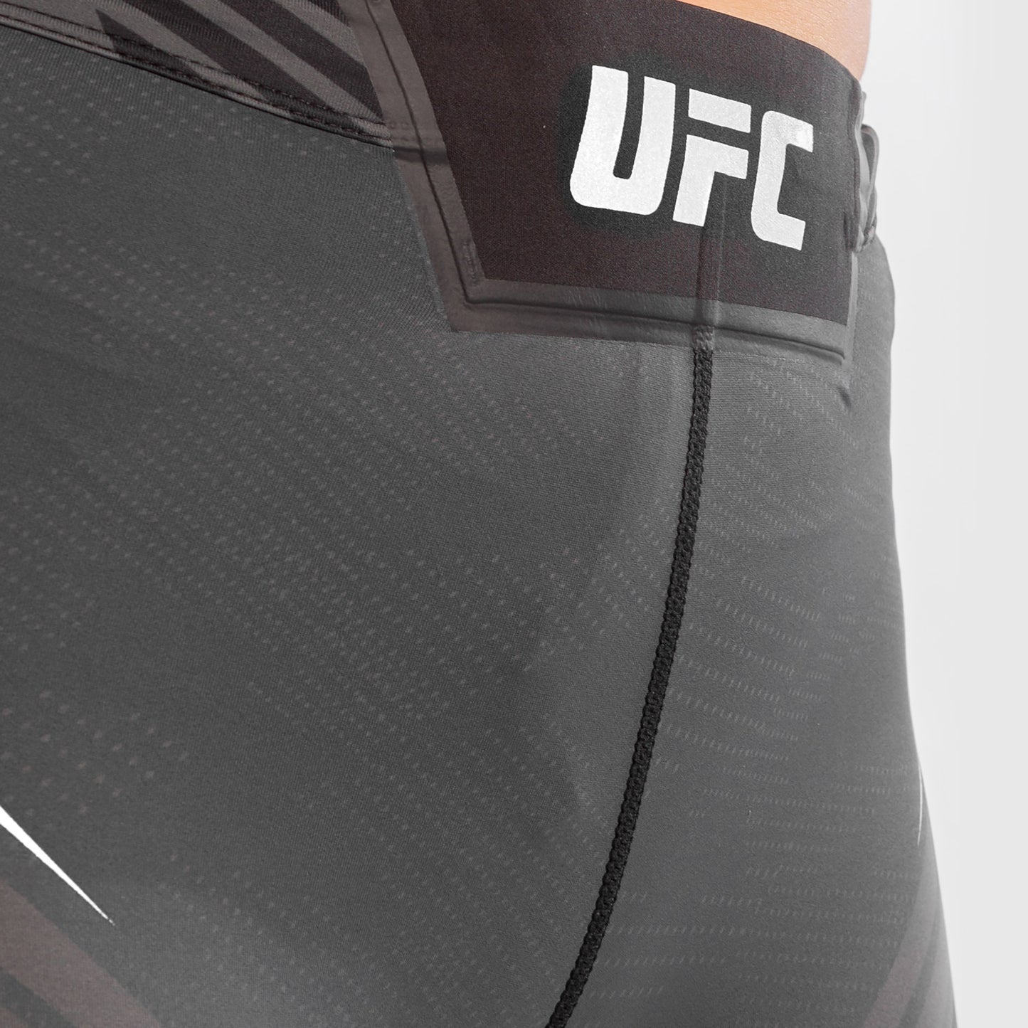 UFC Venum Authentic Fight Night Damen Vale Tudo Shorts - Long Fit - Schwarz